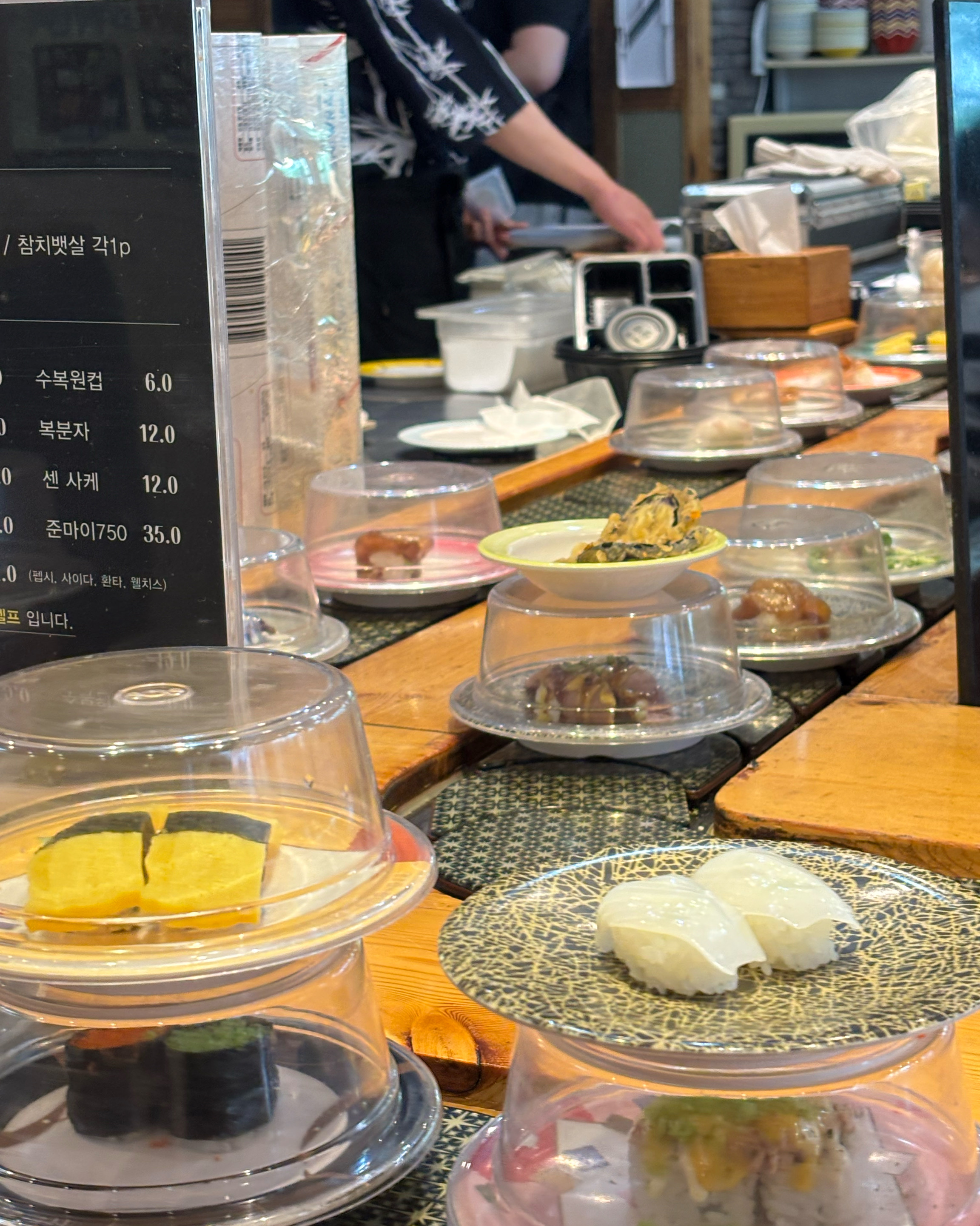 남자친구랑 간단하게 배채울때 자주와요! - 대전 맛집 1500회전초밥 둔산점