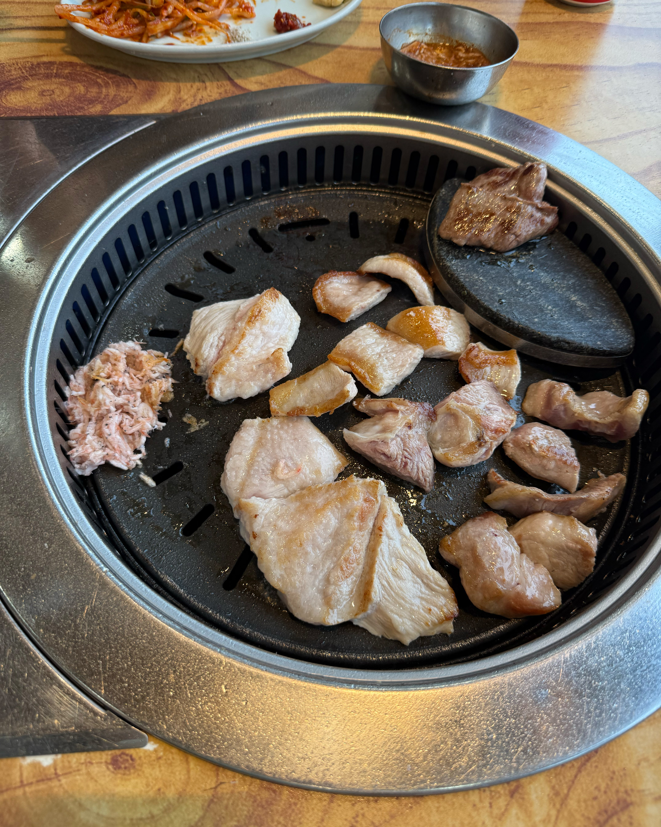 병원 주차장이랑 함께 쓰고 있어서 주차하기 좋았어요 - 대전 맛집 맛찬들왕소금구이 갈마점