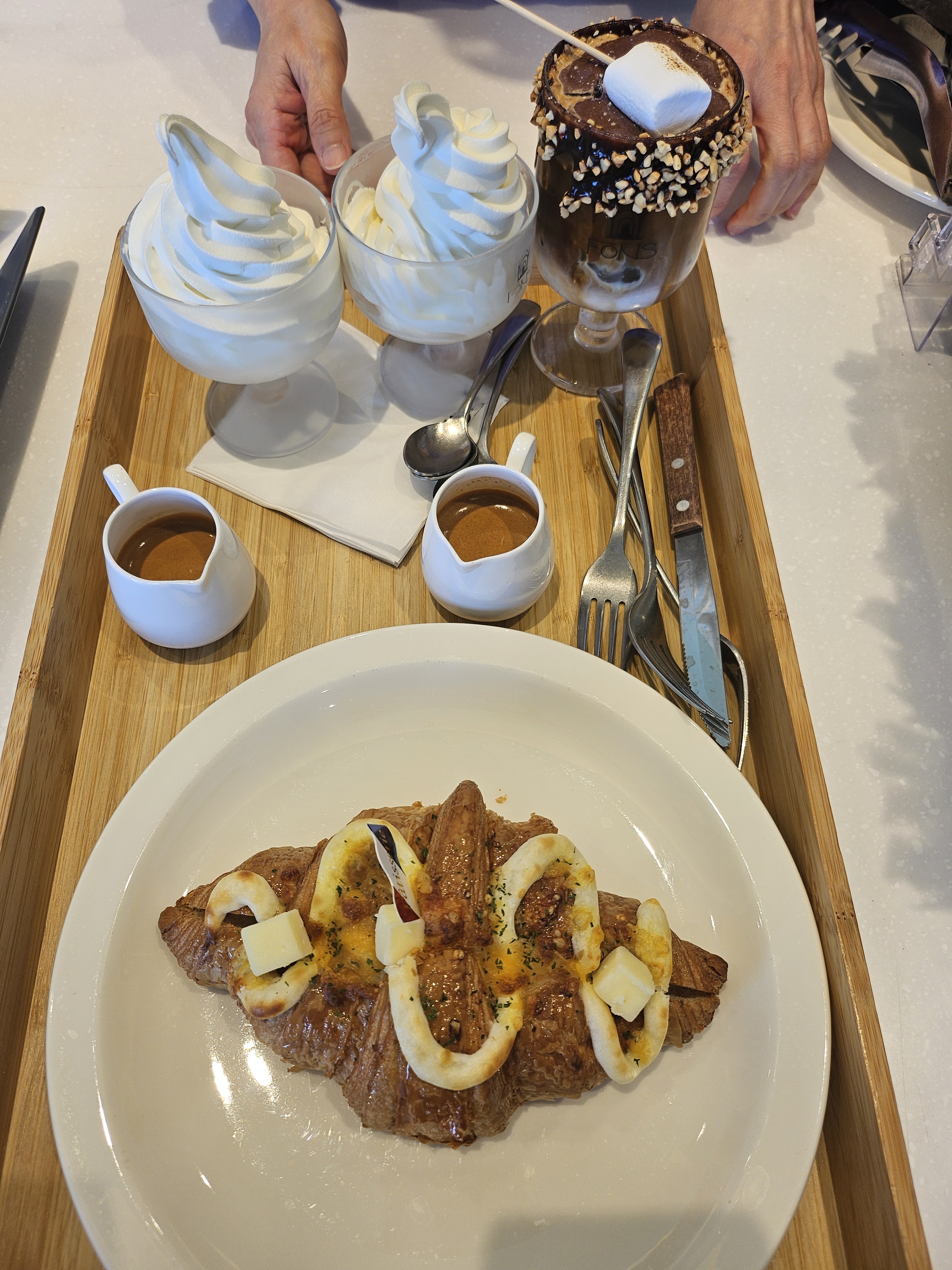 여기 경치도 장난아니고~~빵이며 커피 모두 만족스러워요^^ - 대구 맛집 카페 폰즈