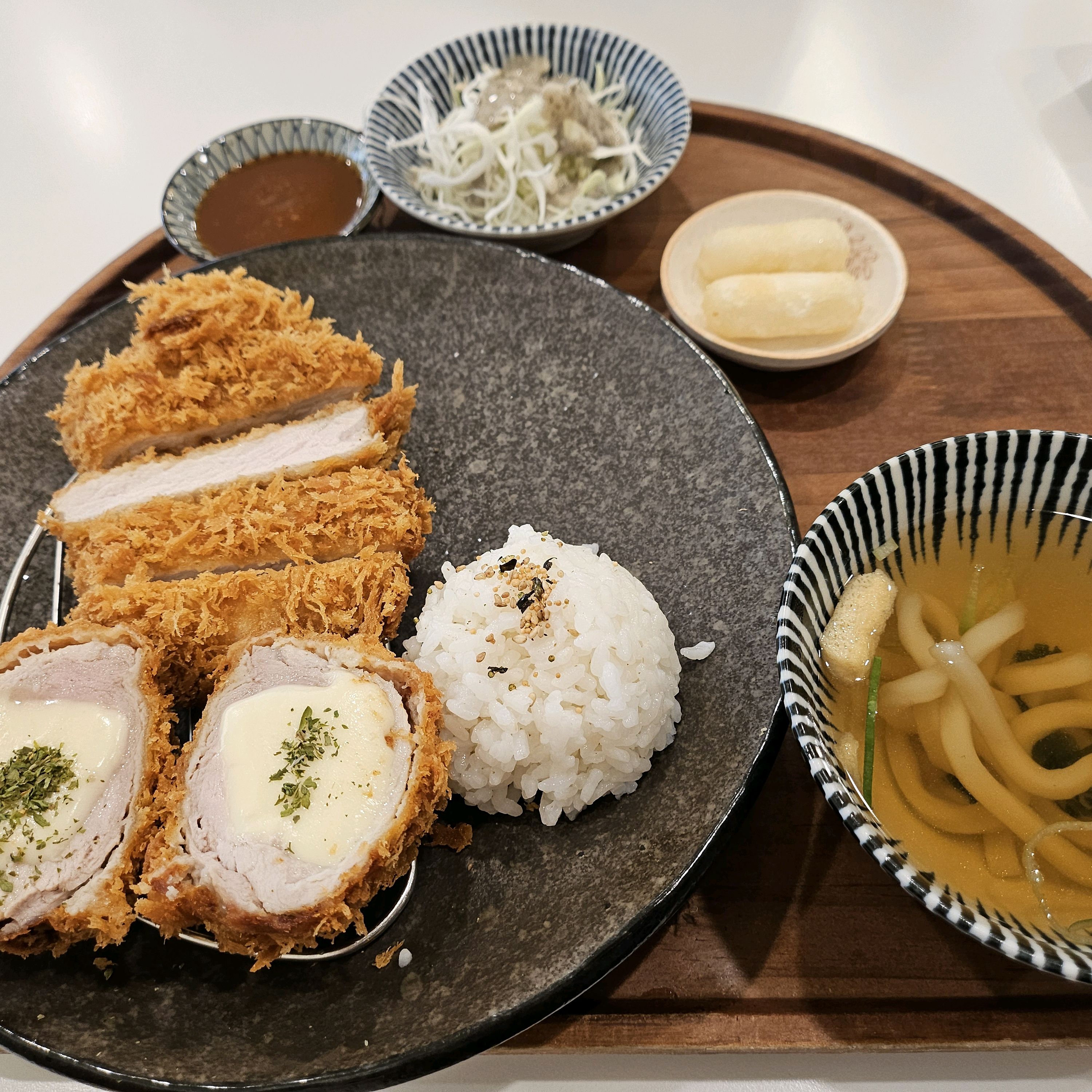 아이와 먹을곳을 찾다 들어왔어요 - 철산 맛집 백소정 철산점