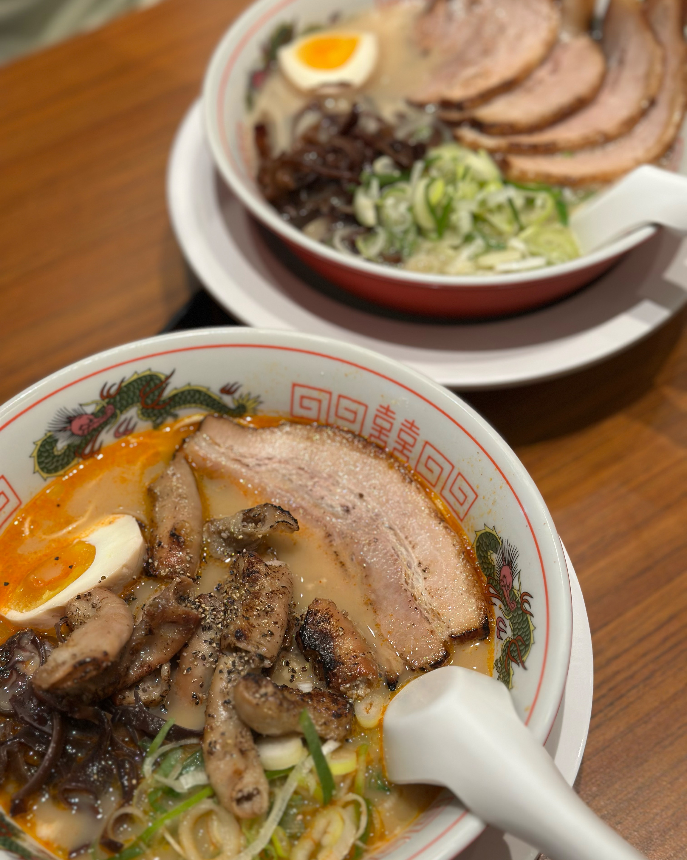 11시 좀 넘어서 갔는데 좌석 다 차있고 - 성수 맛집 멘노아지 성수점