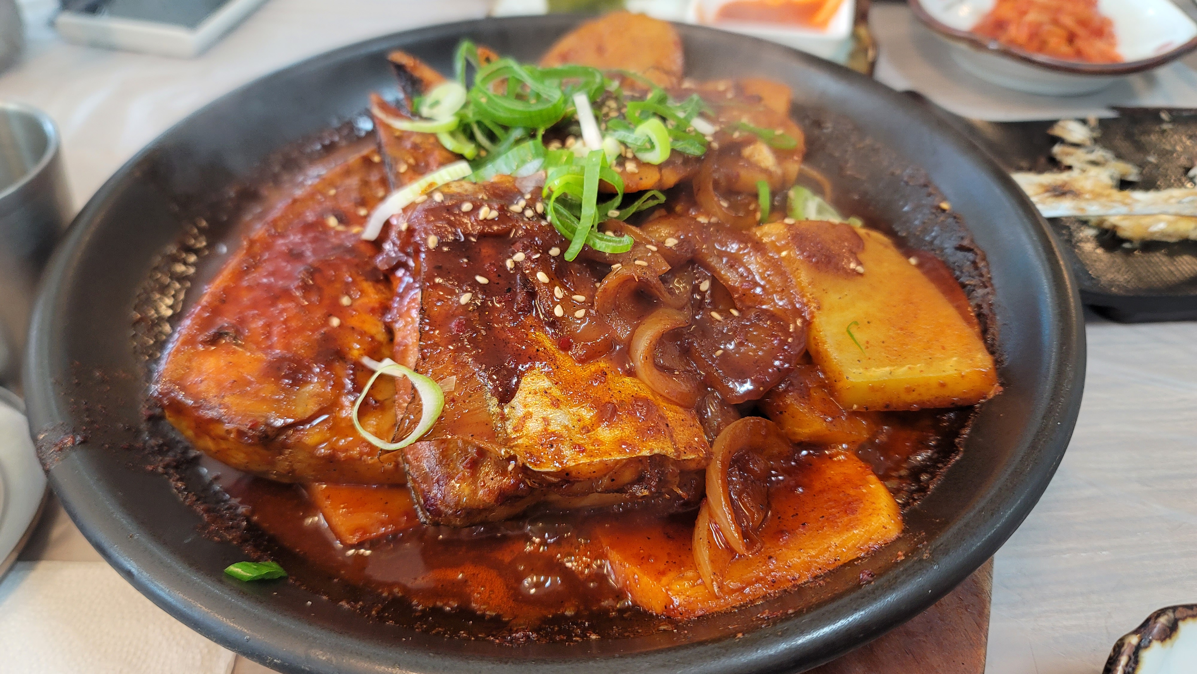 반찬도 맛있고 미역국 정말 맛있구요 생선조림 갈치구이 가성비 끝내줘요. - 제주 맛집 성산바다풍경 제주성산일출봉점