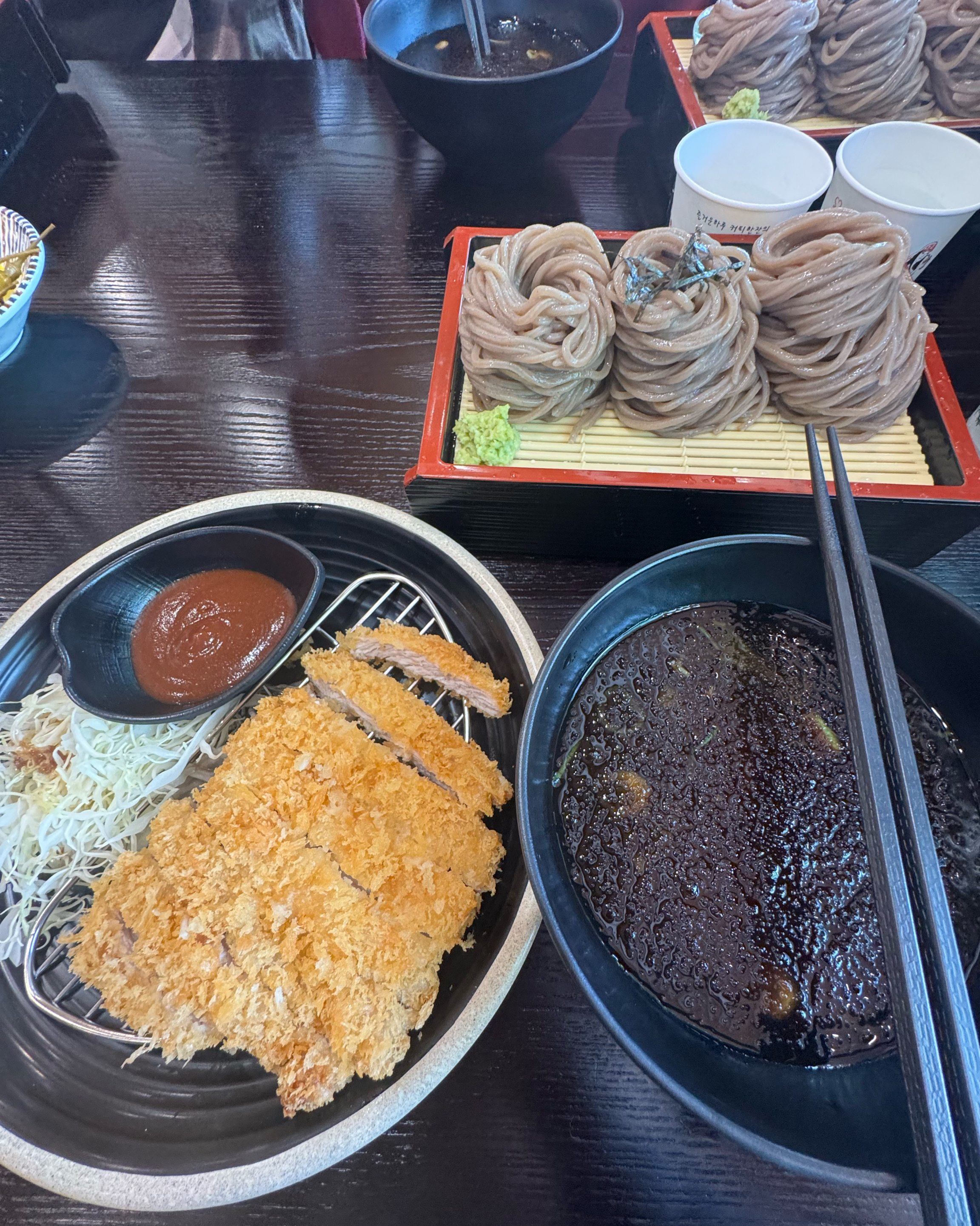 면이 진짜 쫄깃하고 맛있어요!! 돈까스도 맛있었어요 양이 정말 많습니당 다음에 또 올게요!