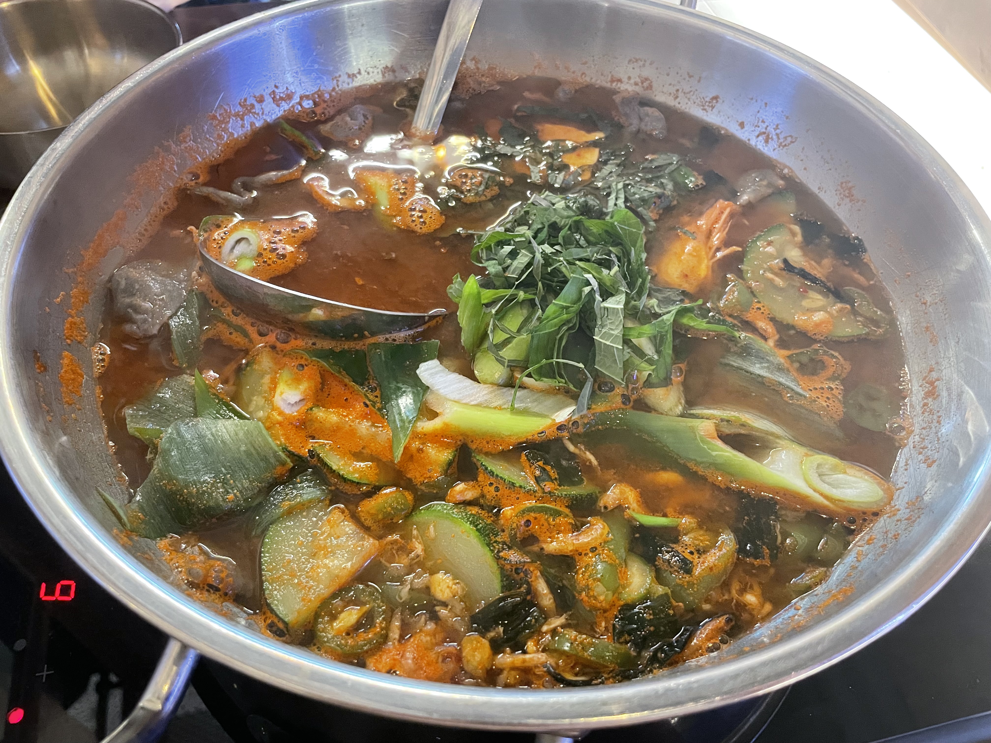 다양한 메뉴가 있어 좋습니다. 민물새우 수제비탕 넘 맛있어요~~ - 대전 맛집 담온식당 대전