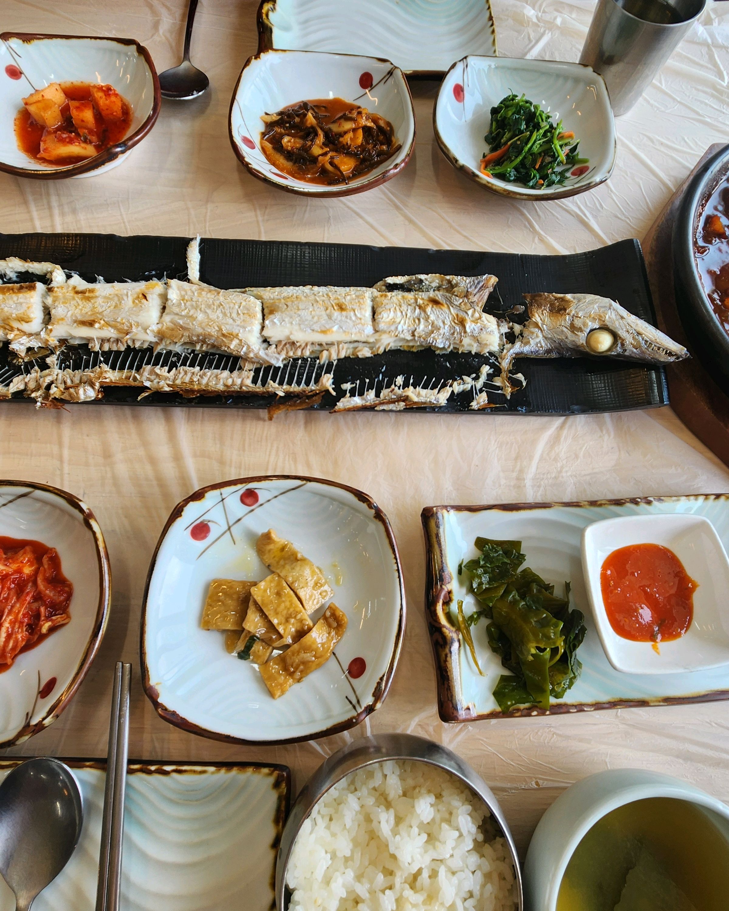 검색해서 리뷰가 좋아서 왔는데 평이 왜 좋은지 알겠어용!!조림.구이 다 맛있고 반찬까지👍👍