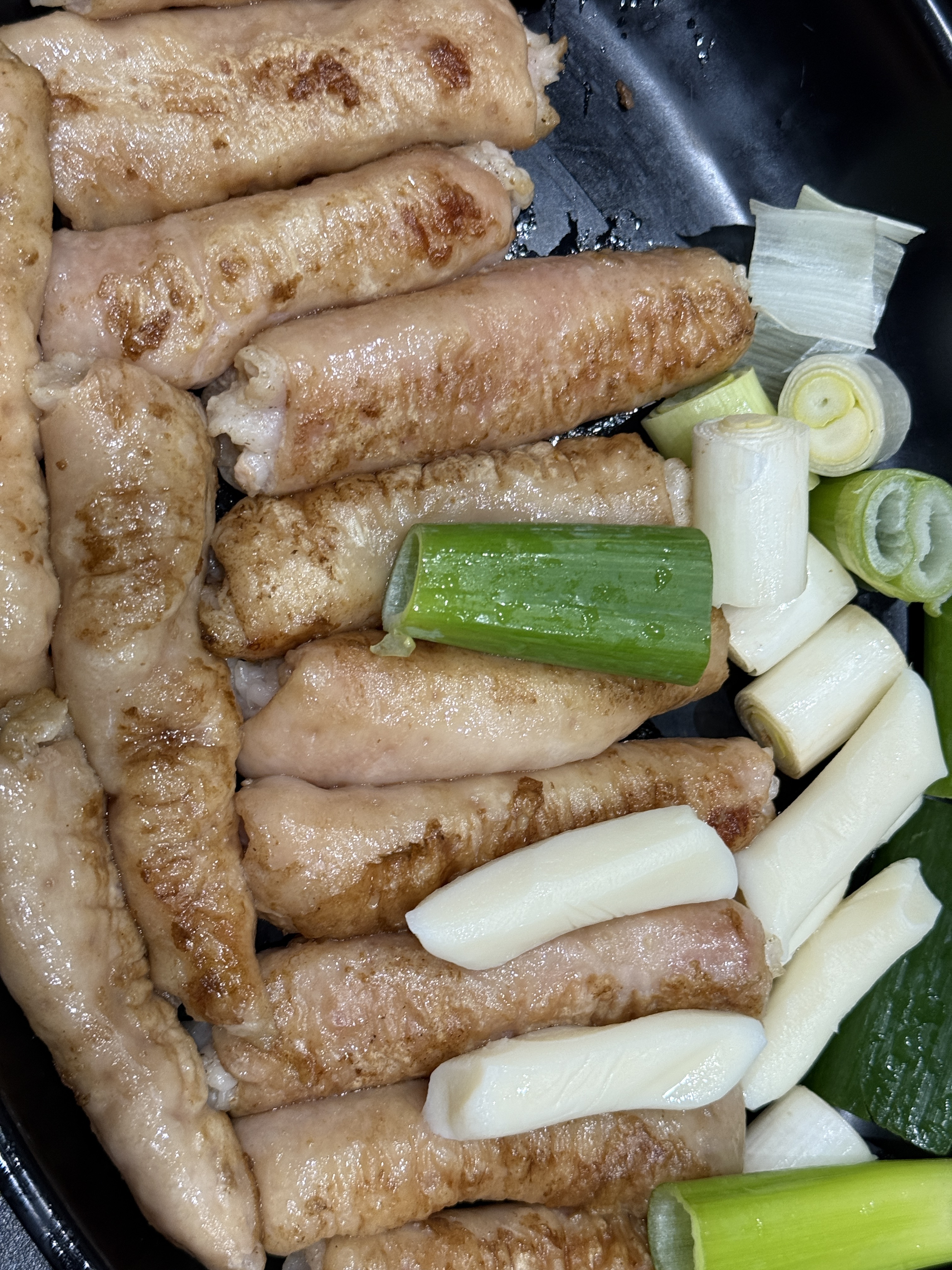 웨이팅이 있긴 하지만 셀프바에 채소들 넘 좋아가지고 기다릴 맛이 납니다 - 대구 맛집 찬앤찬막창