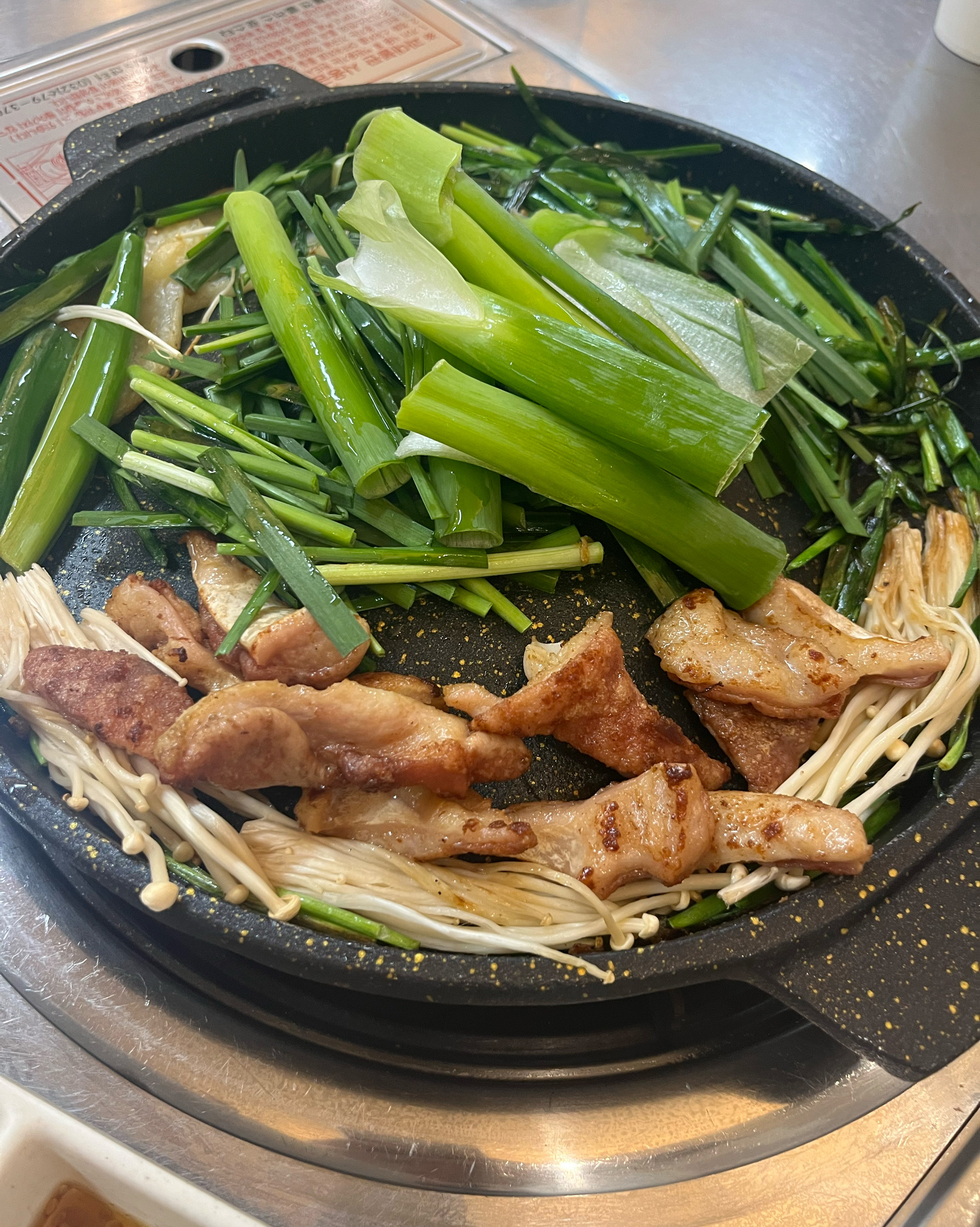 곱창막창 1인분만 시켰다가 맛있어서 막창 더 시켰어요^^ 곱창에 곱이 꽉차 있어서 좋네요