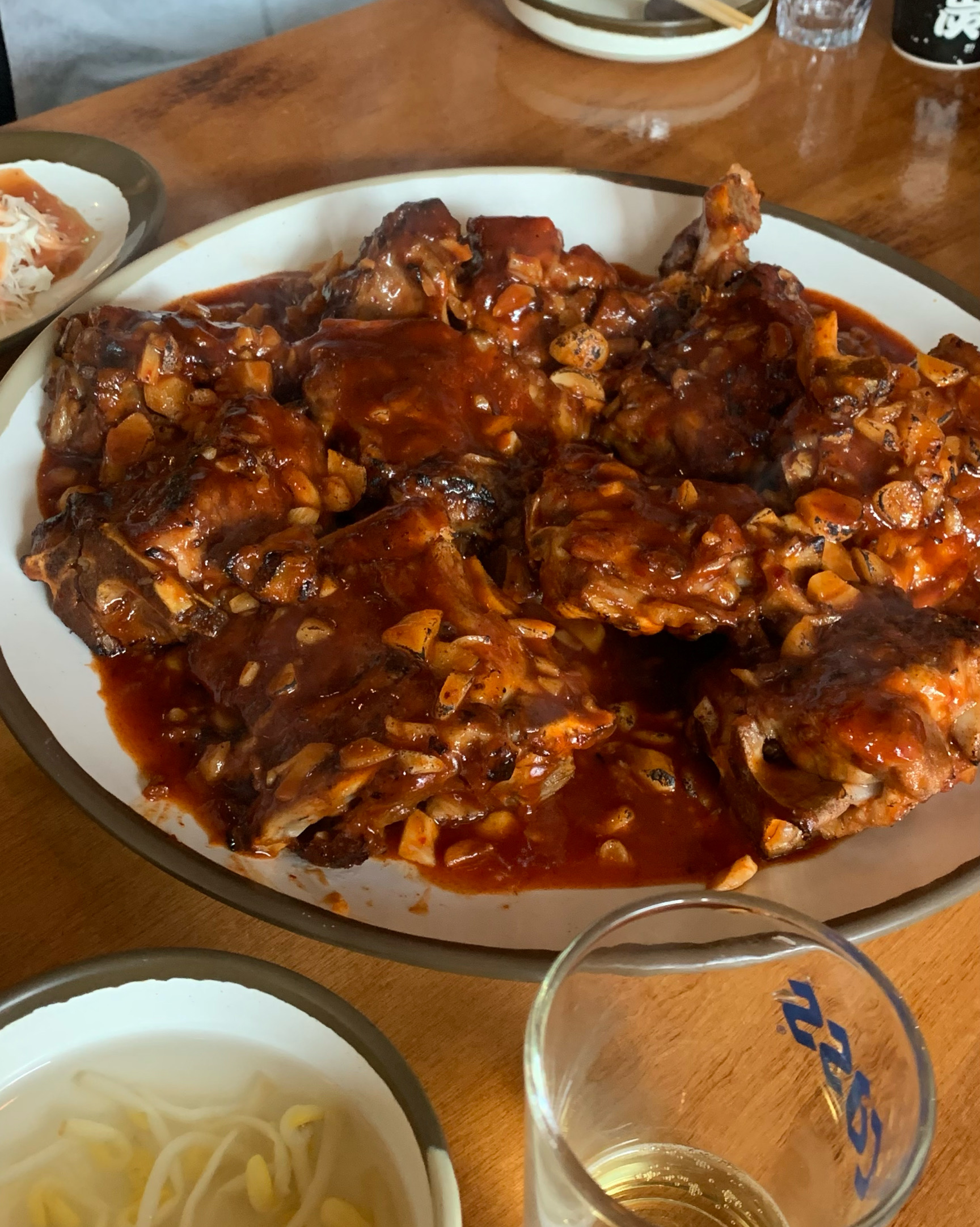 처음 와봤는데 매장도 넓고 쾌적하고 직원 분들도 친절하세요 ! - 대구 맛집 종로백탄뼈구이 갑오일맥