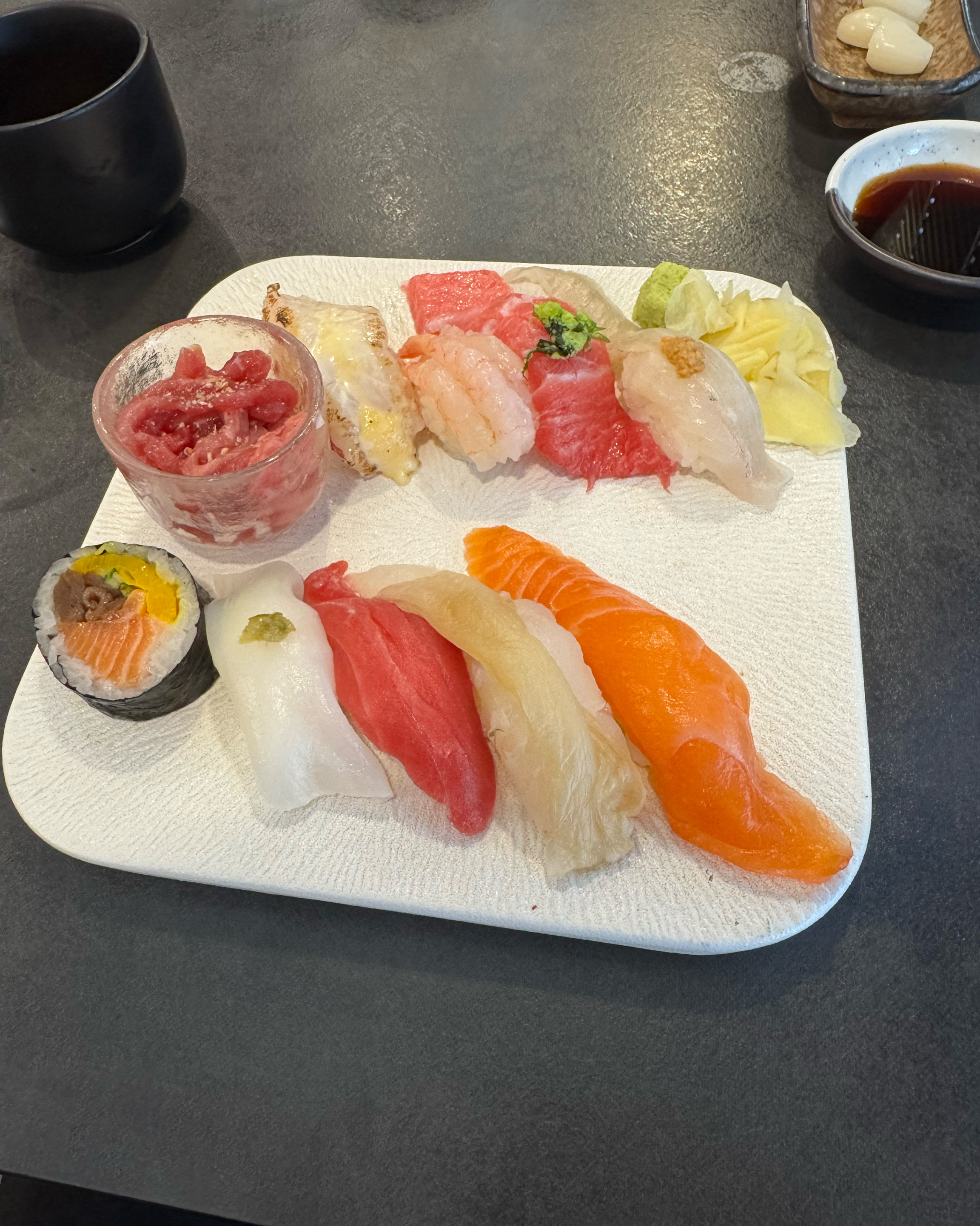 두번째 왔는데 항상 맛있고 매장도 깔끔하니 좋습니다! - 성수 맛집 스시도쿠 더성수