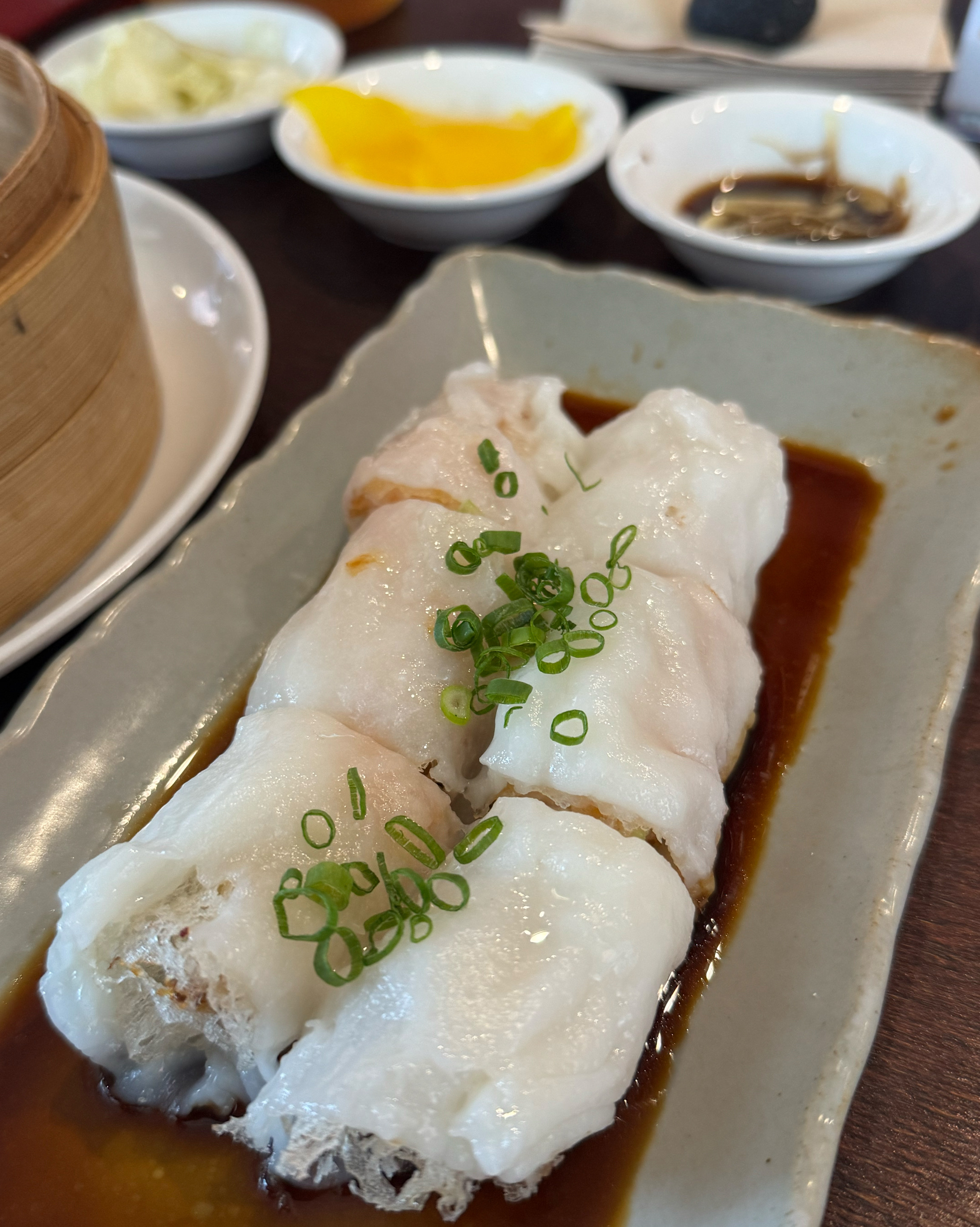 크리스피창펀, 샤오룽바오, 하가우, 백짬뽕 곱배기까지 둘이서 알차게 먹었어요! 분위기도 좋