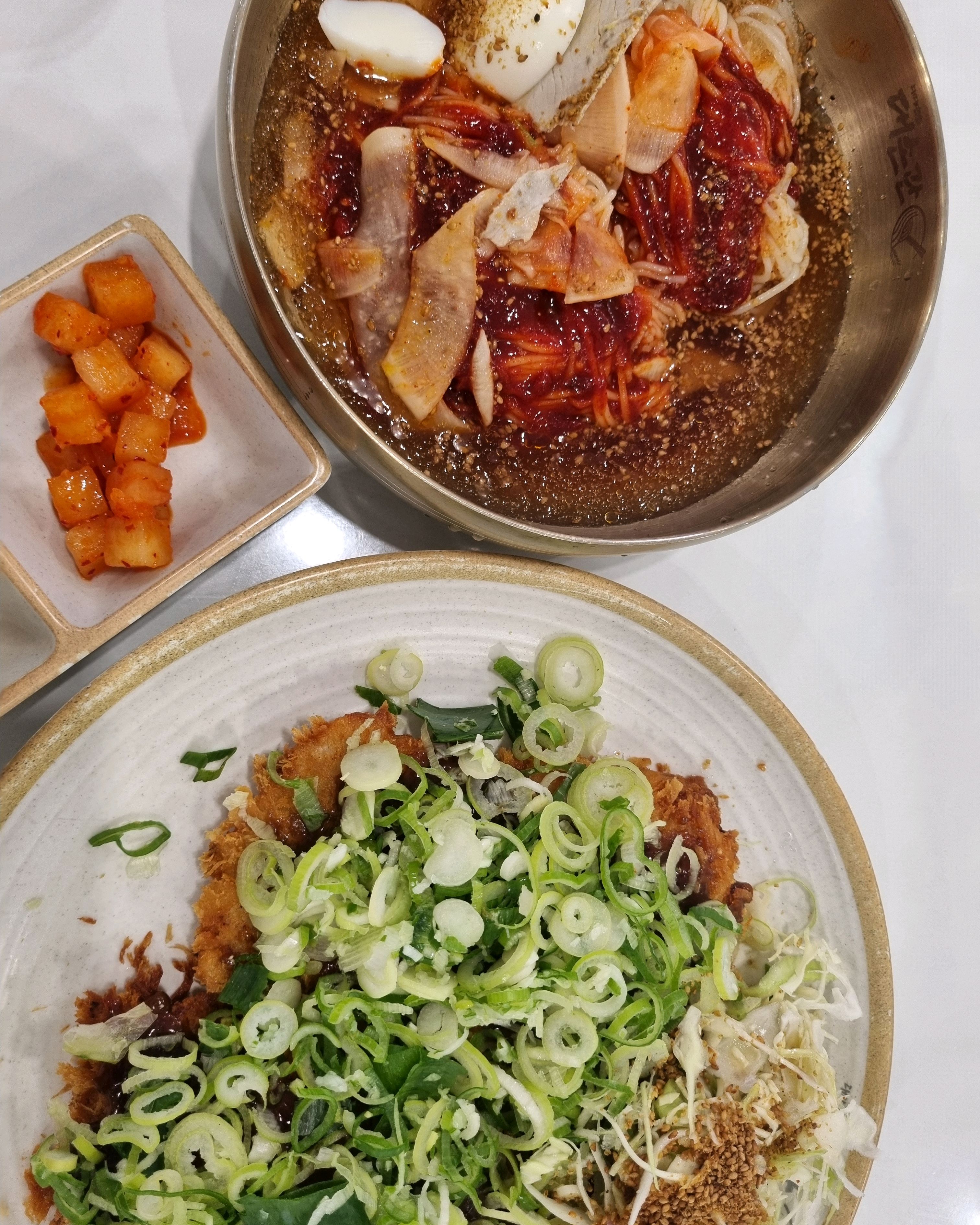 파돈까스에 물비빔!! 울산사람인데 대전와서 집가기전에 항상 들려서 먹고가요 맛있어요👍👍 - 대전 맛집 대전봉명동맛집 대손관본점