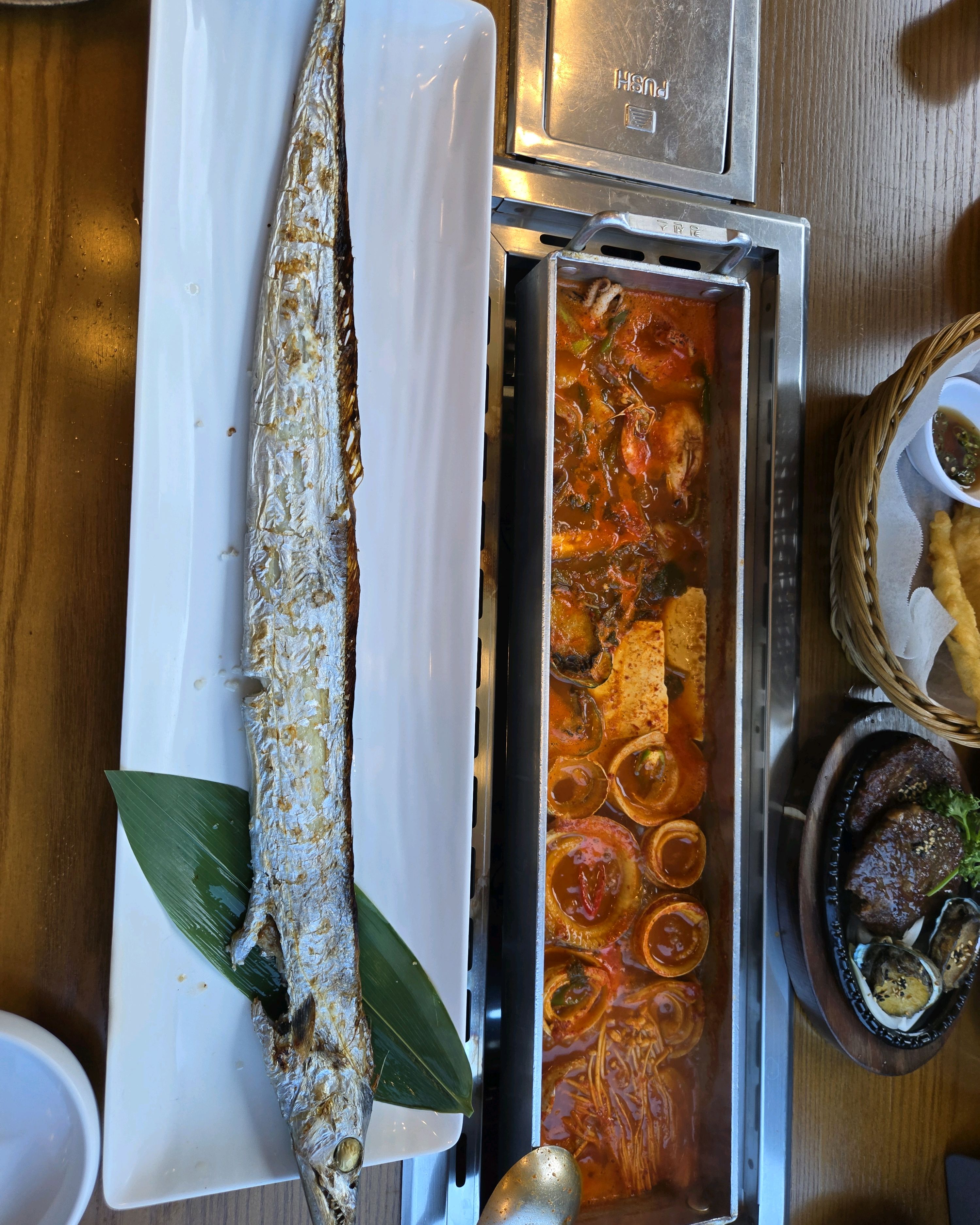 제주도 여행하면서 아이랑 오기 좋은 것 같아요~ - 제주 맛집 한라갈치 중문점