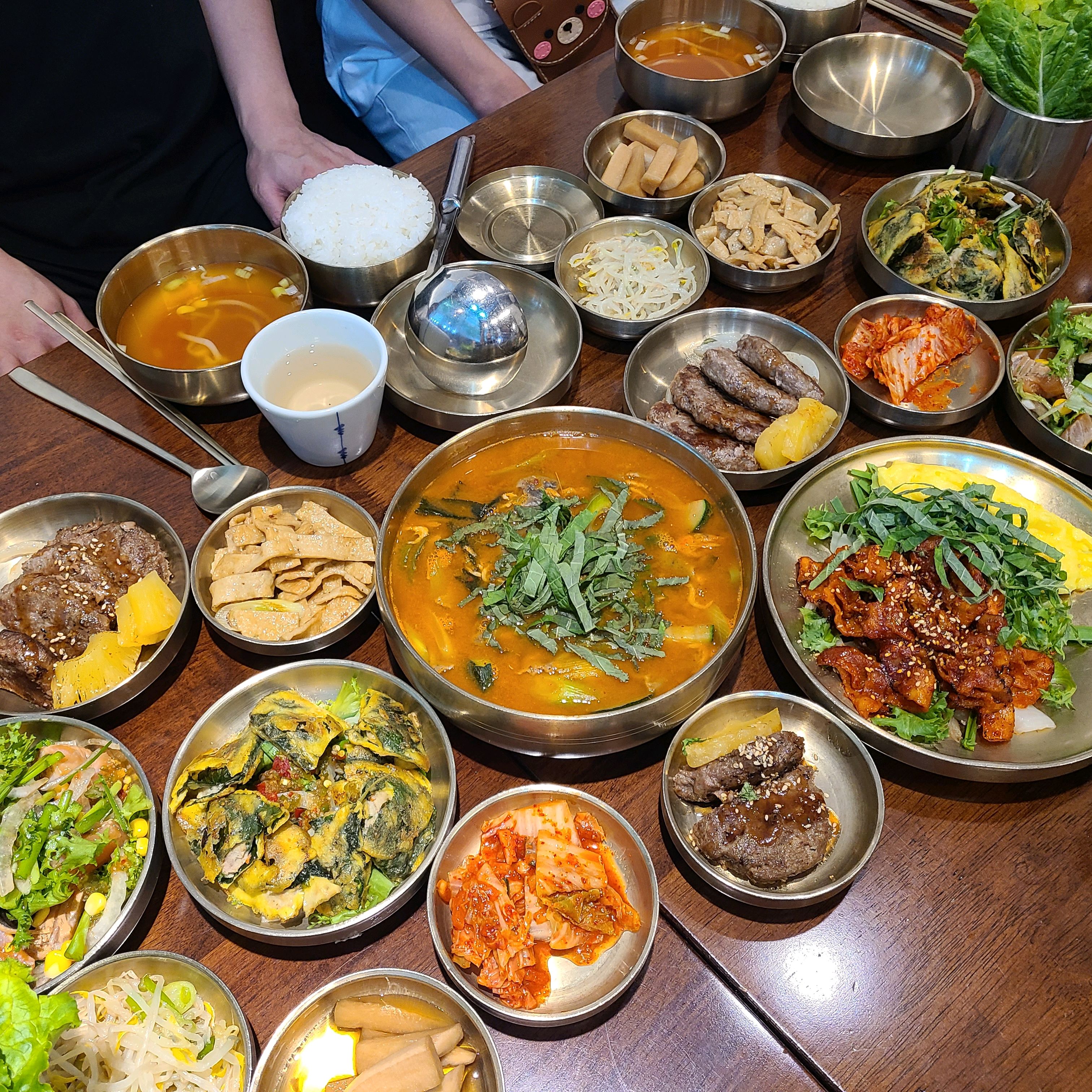 둔산동 오면 꼭 들르는 맛집!!! 집에서 먹는거보다 더 정갈한 한상 차려주신 느낌이에영 ㅎ