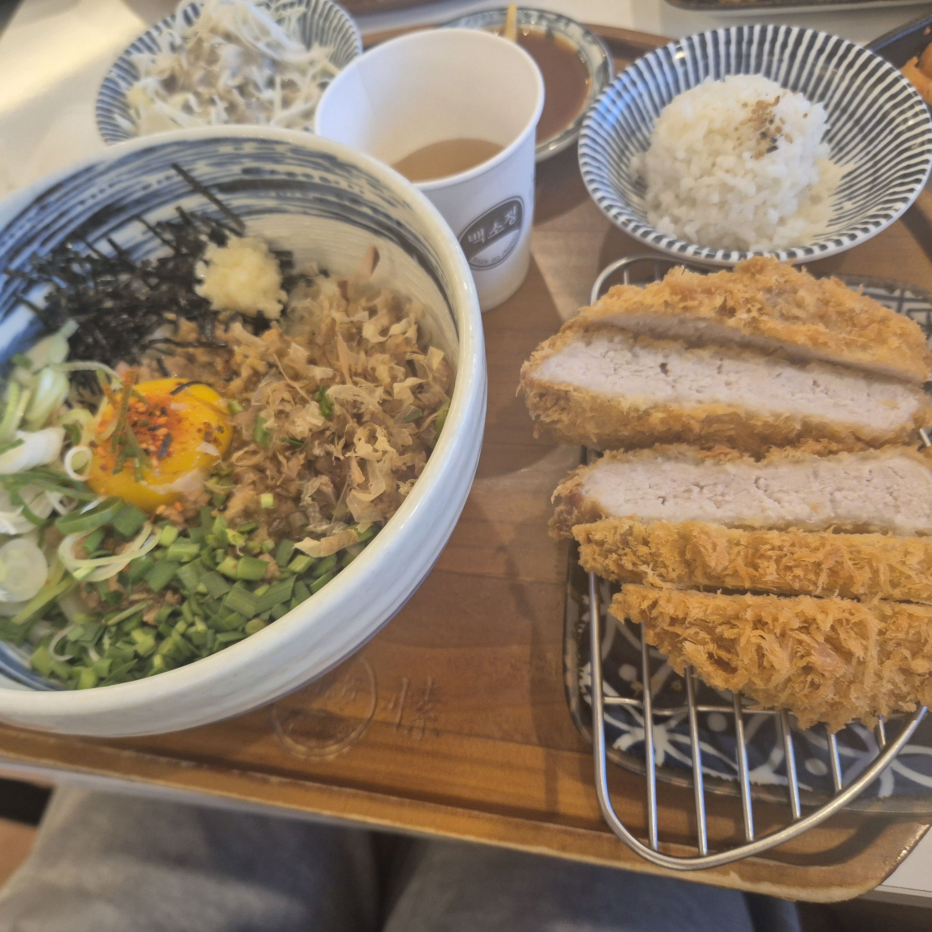 회사에서 먹다가. 오늘은 기념일이라 - 마곡역 맛집 백소정 마곡역점