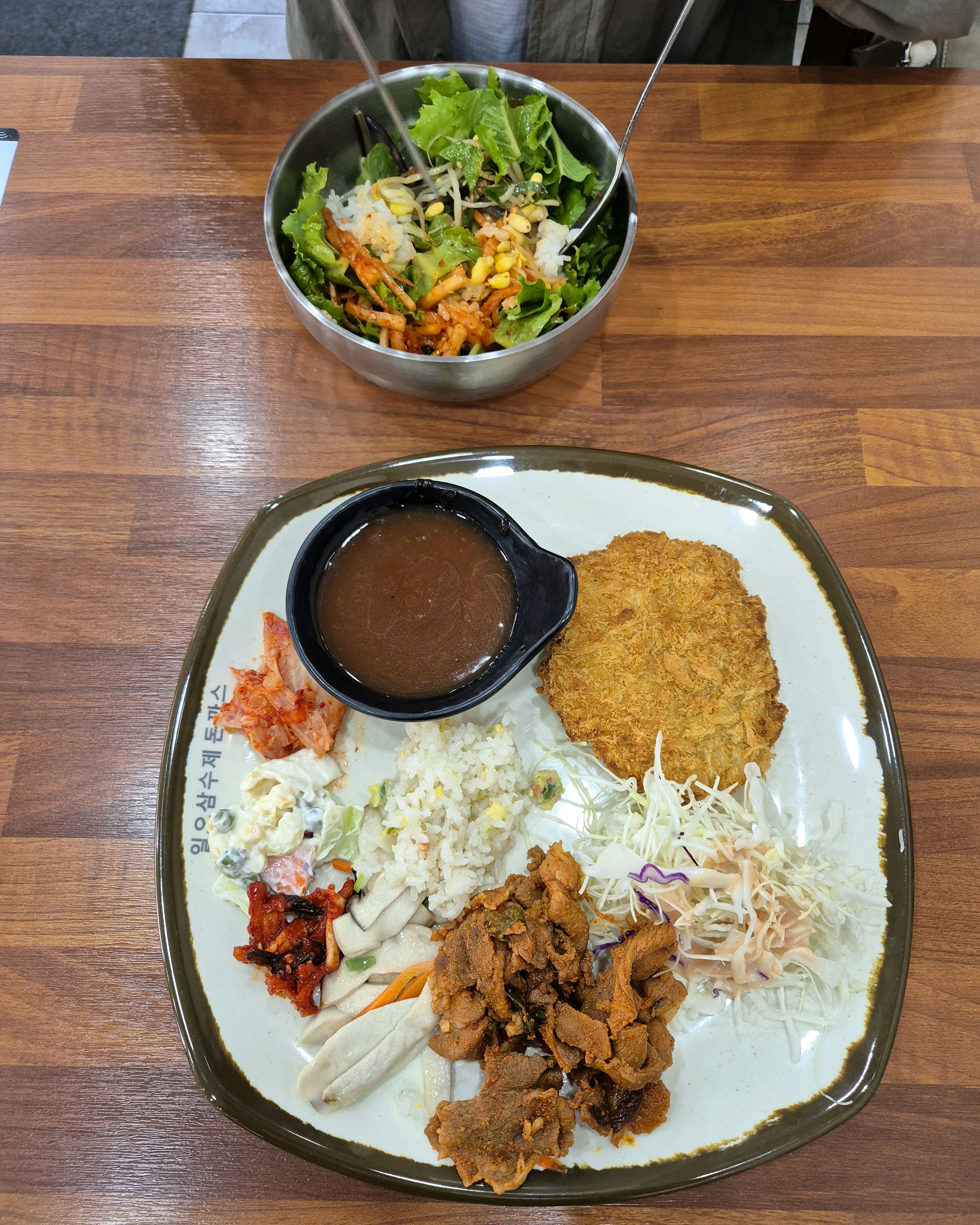 다양한구성에 간도 쎄지않고 다 맛있어요~~ 가까우면 자주 올것 같아요~~^^ 돈까스도 맛있