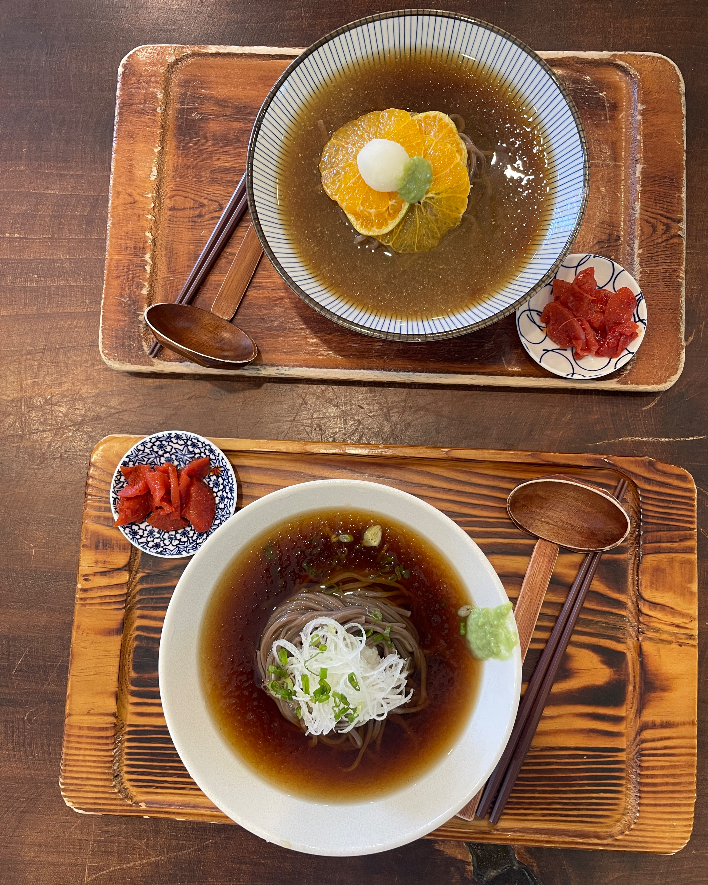 청귤소바랑 냉소바를 시켰는데 청귤소바가 더 특색있고 너무 맛있어요!🍊 관광객이며 도민이며 