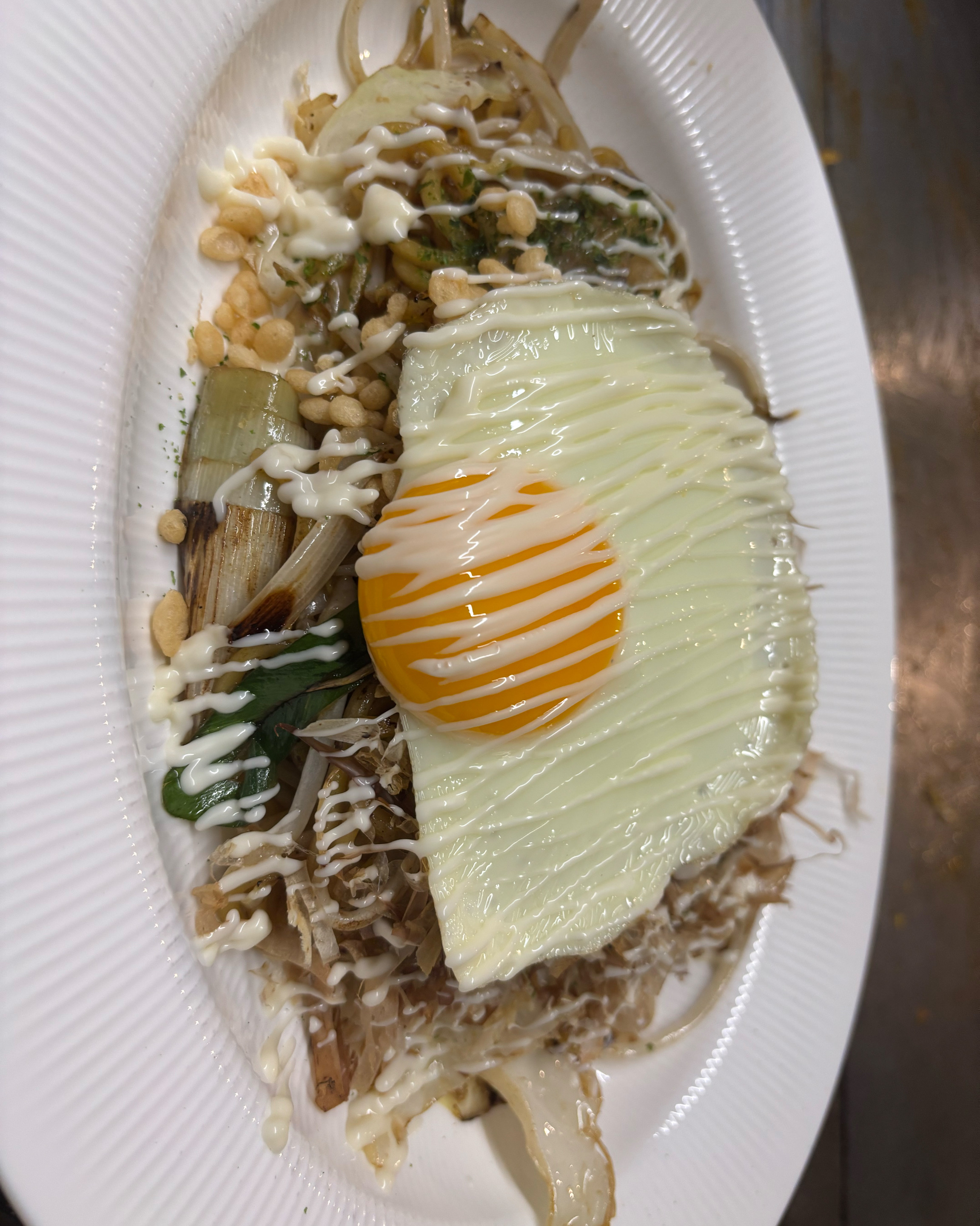 기가 막히게 맛있어요. 오코노미야끼에 면 있어서 야끼소바 따로 안시켜도 될뻔 했는데, 야끼