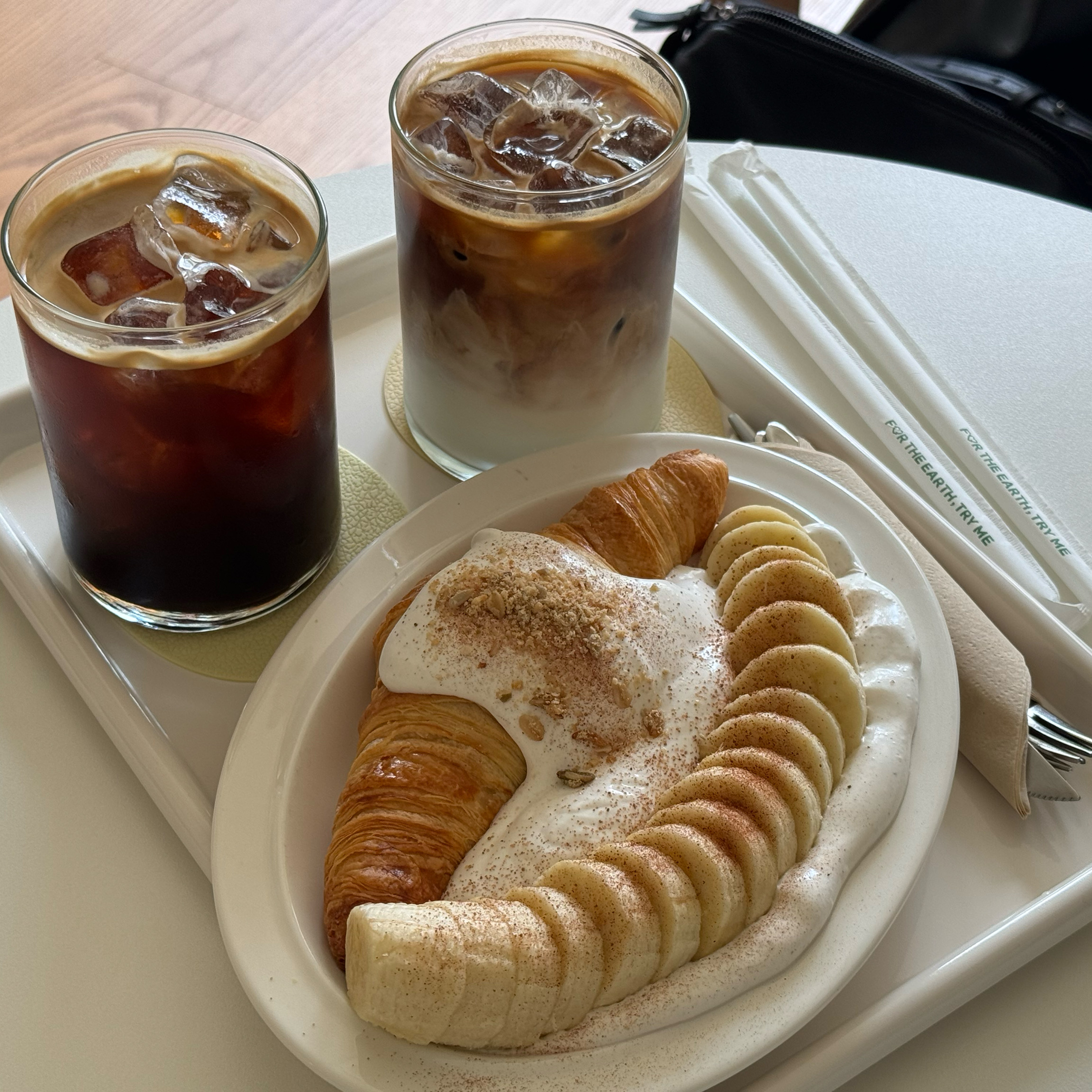맛있고 느좋이에요 햇빛이 들어서 좋아요 - 대전 맛집 인히얼