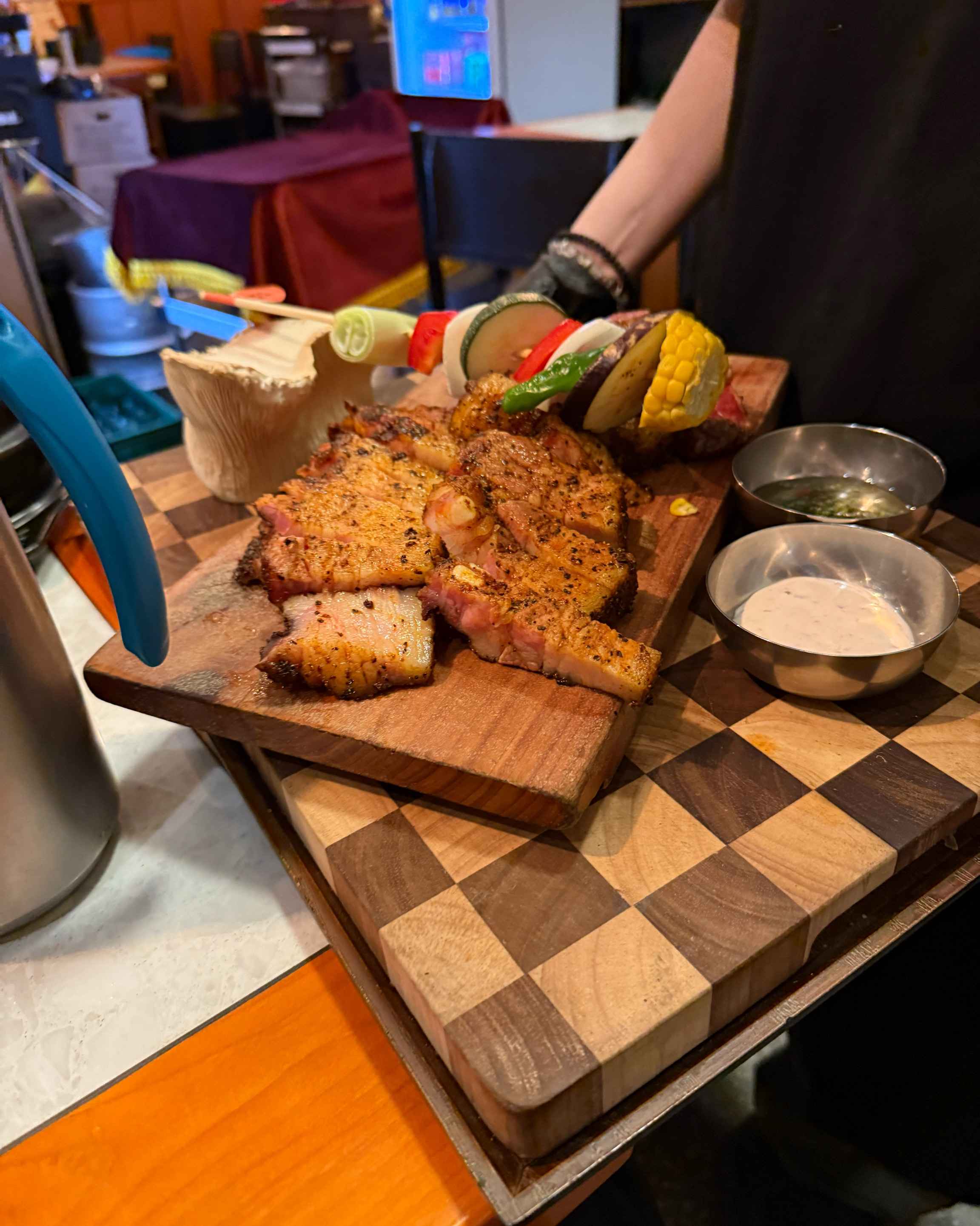 고기가 너무 맛있어요! - 성수 맛집 뚝딱 성수점