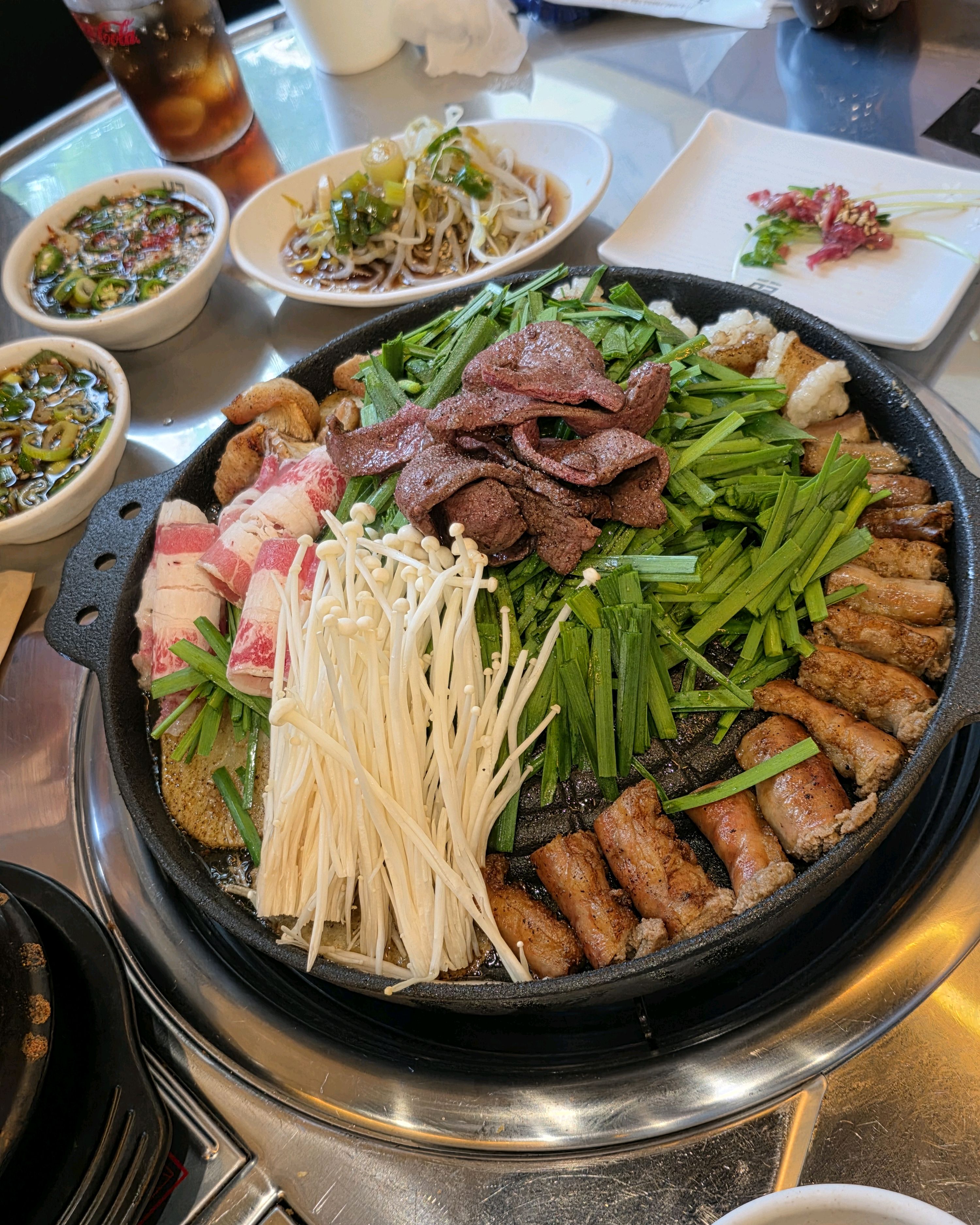 진~~~~~짜! 맛있어요ㅠㅠ 무조건 곱창모둠 하시고 볶음밥 육회 필수입니다!!!! 최고최고