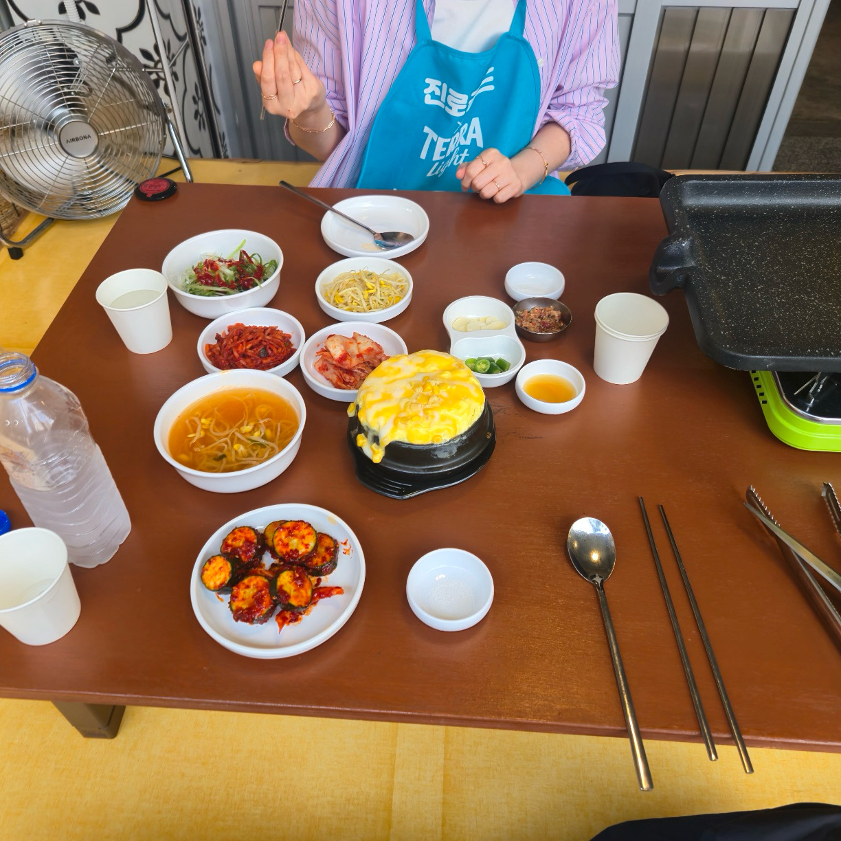 밑반찬도 넘넘맛있고 고기가 다른냉삼집과는 달라요ㅠㅠ우연히알게됬는데 진짜 10000000배맛
