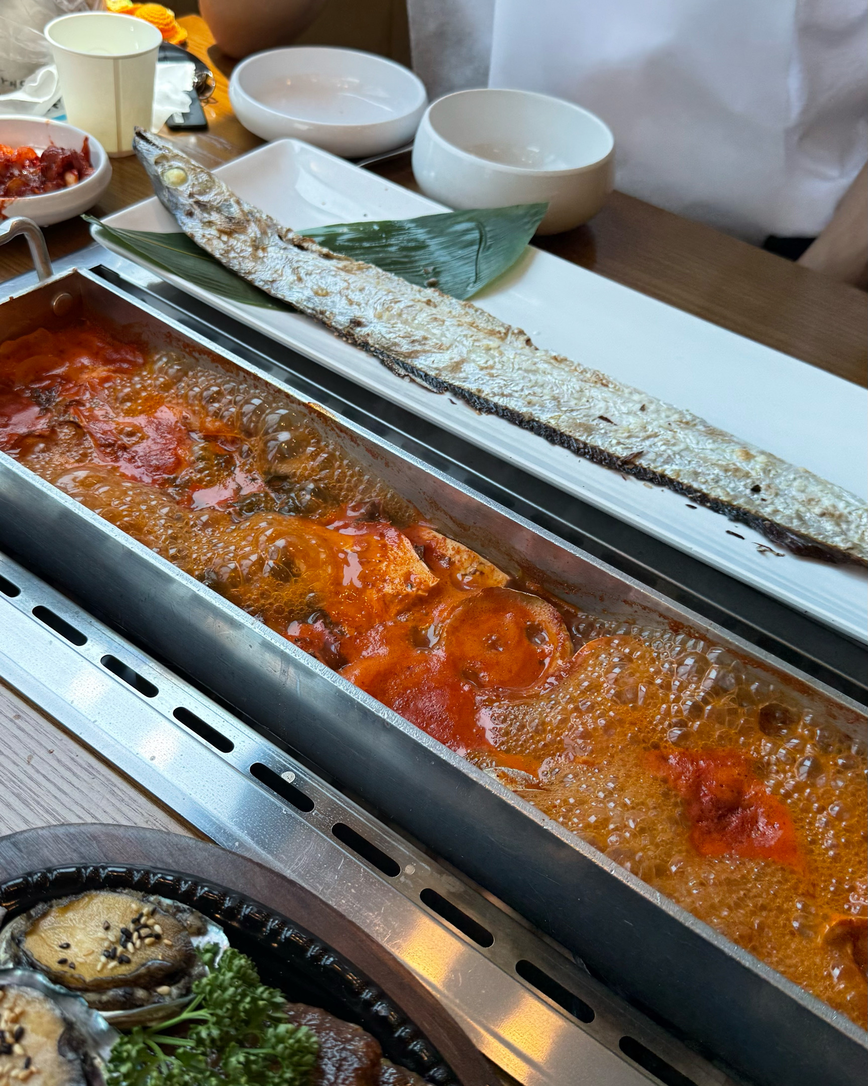 여행 중에 갑자기 갈치가 먹고싶어서 찾아보다가 왔는데 메뉴구성이 다양해서 하나하나 맛 보기