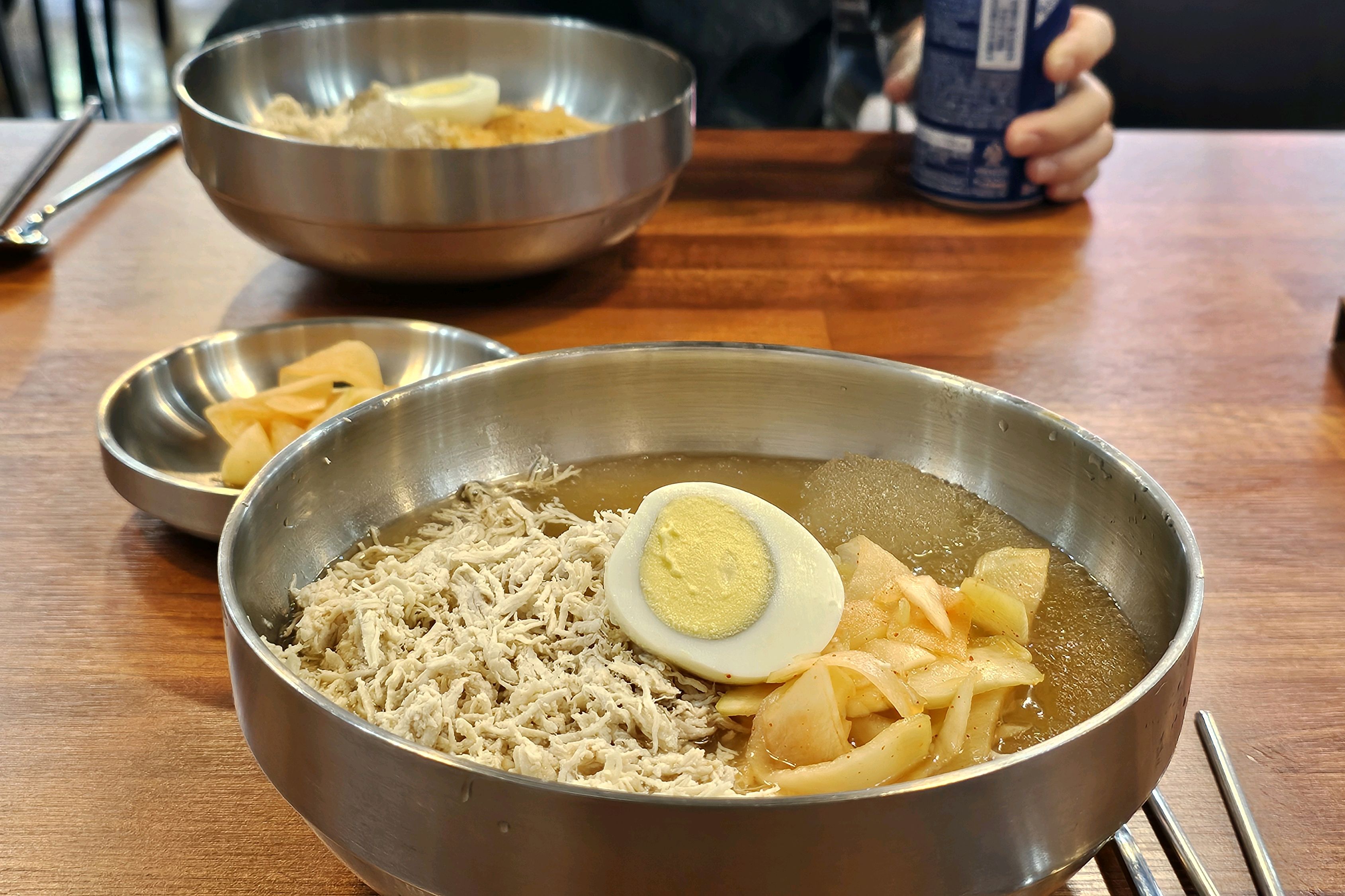 대구 사는데 대구에선 밀면은 맛있는 데가 없어서 부산 해운대에 있는 가야밀면가서 먹었는데,