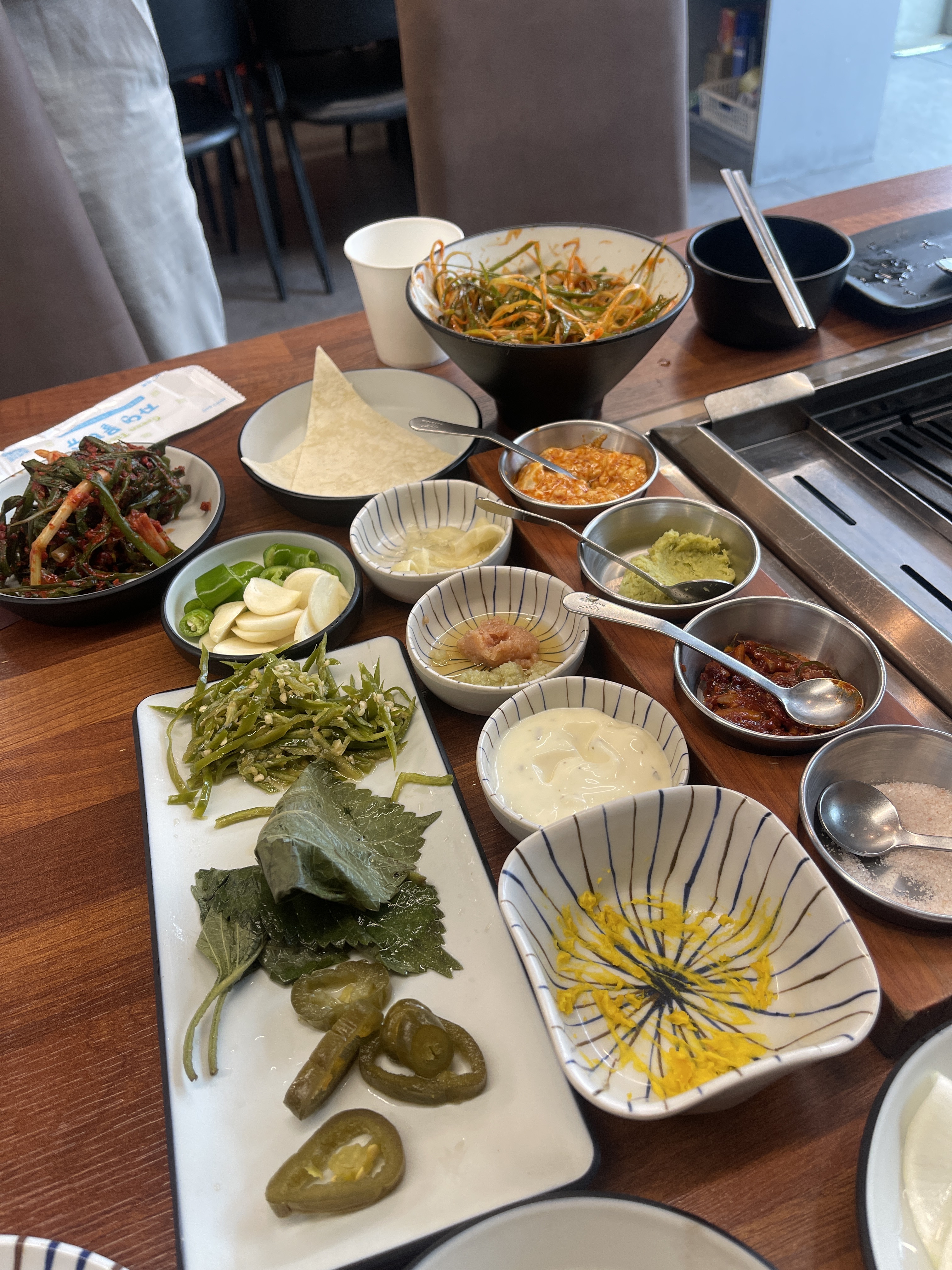 밑반찬이 푸짐하게 나오구 가족들끼리 너무 맛있게 잘먹었습니당ㅎㅎ💕 - 대전 맛집 육화탄 대전롯데백화점 괴정점