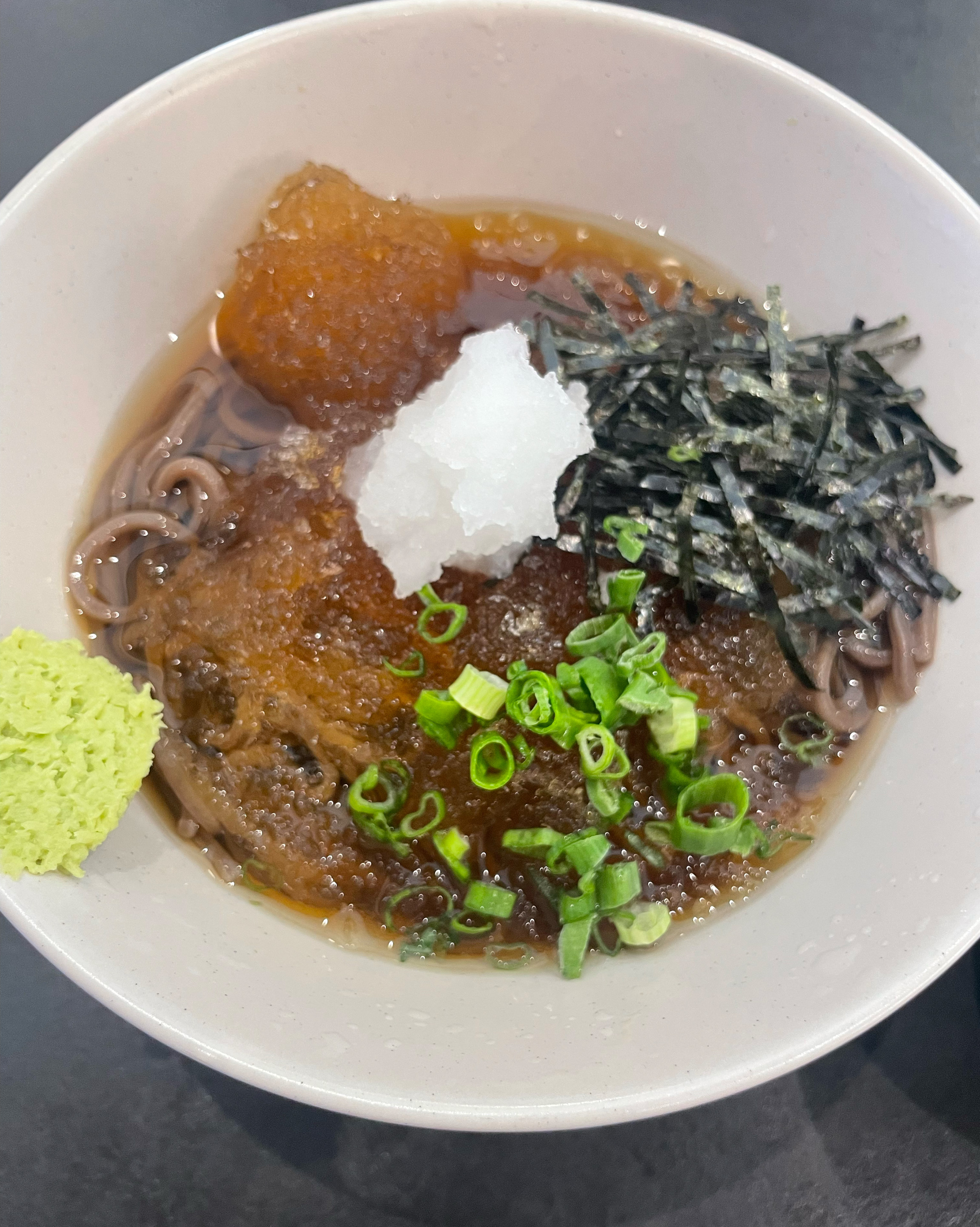 성수동 놀러와서 점심 먹으러 맛집으로 유명한 스시도쿠 더성수 방문했어요~! 직원분들도 친절