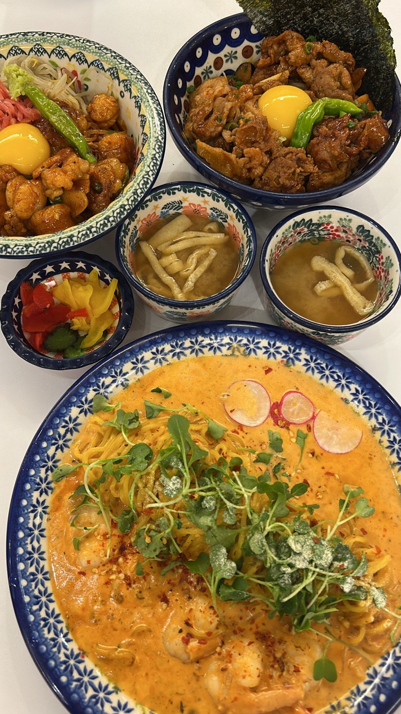 인테리어도 너무 마음에 들고 음식 데코도 너무 이뻐서 눈으로 한번 반하고 맛으로 한번 더 