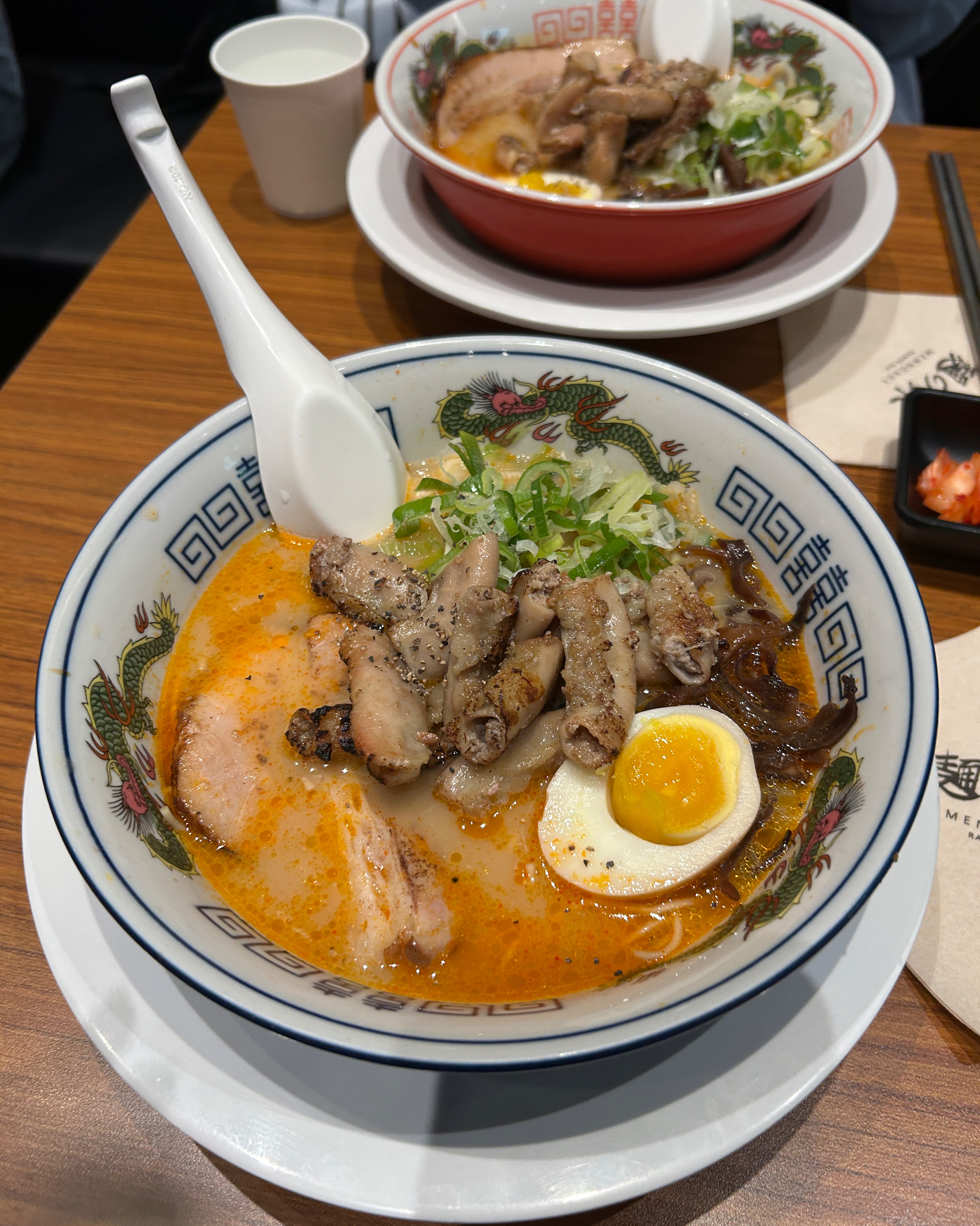 음식도 맛있고 J-pop이 나와서 분위기도 좋았어요! 간단하게 식사하기 좋았어요! - 성수 맛집 멘노아지 성수점