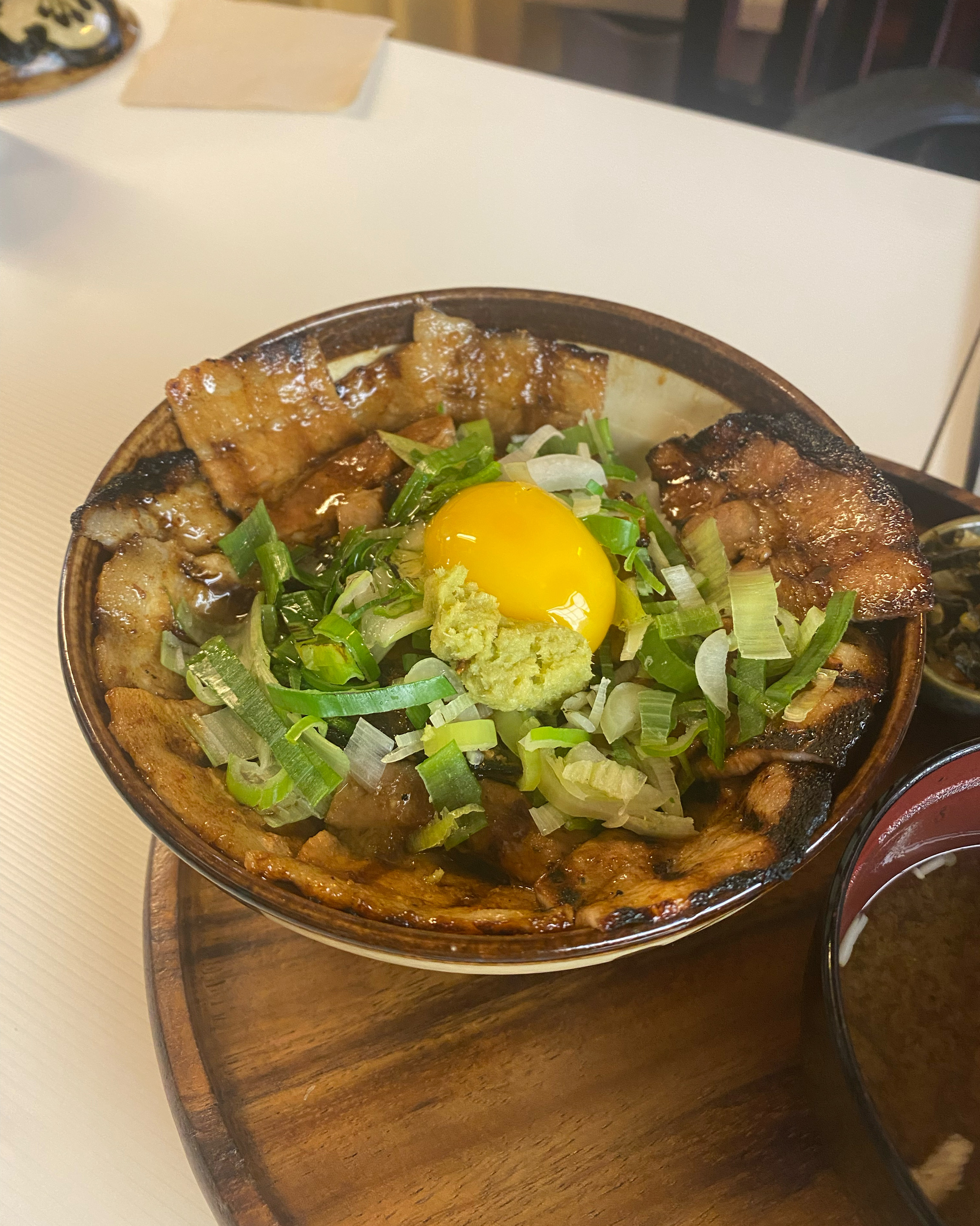 식재료 신선 맛도 좋고 분위기가 일본70년대 느낌으로 너무 좋아요 - 성수 맛집 도우또 성수