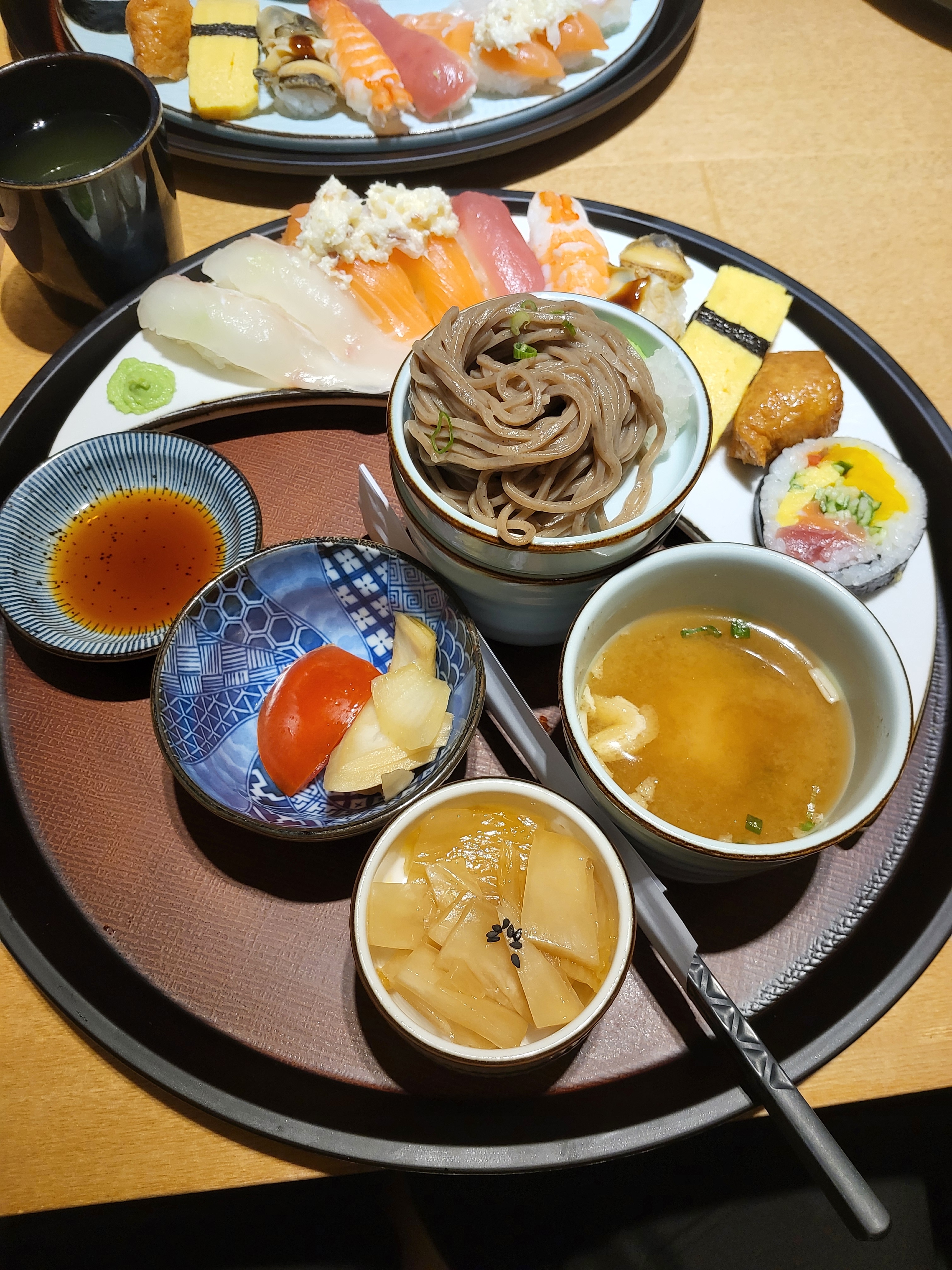 깔끔한 진심초밥세트 맛있어요 좋은사람들과 좋은 모임 가졌어요 ^^ - 대전 맛집 상무초밥 둔산점