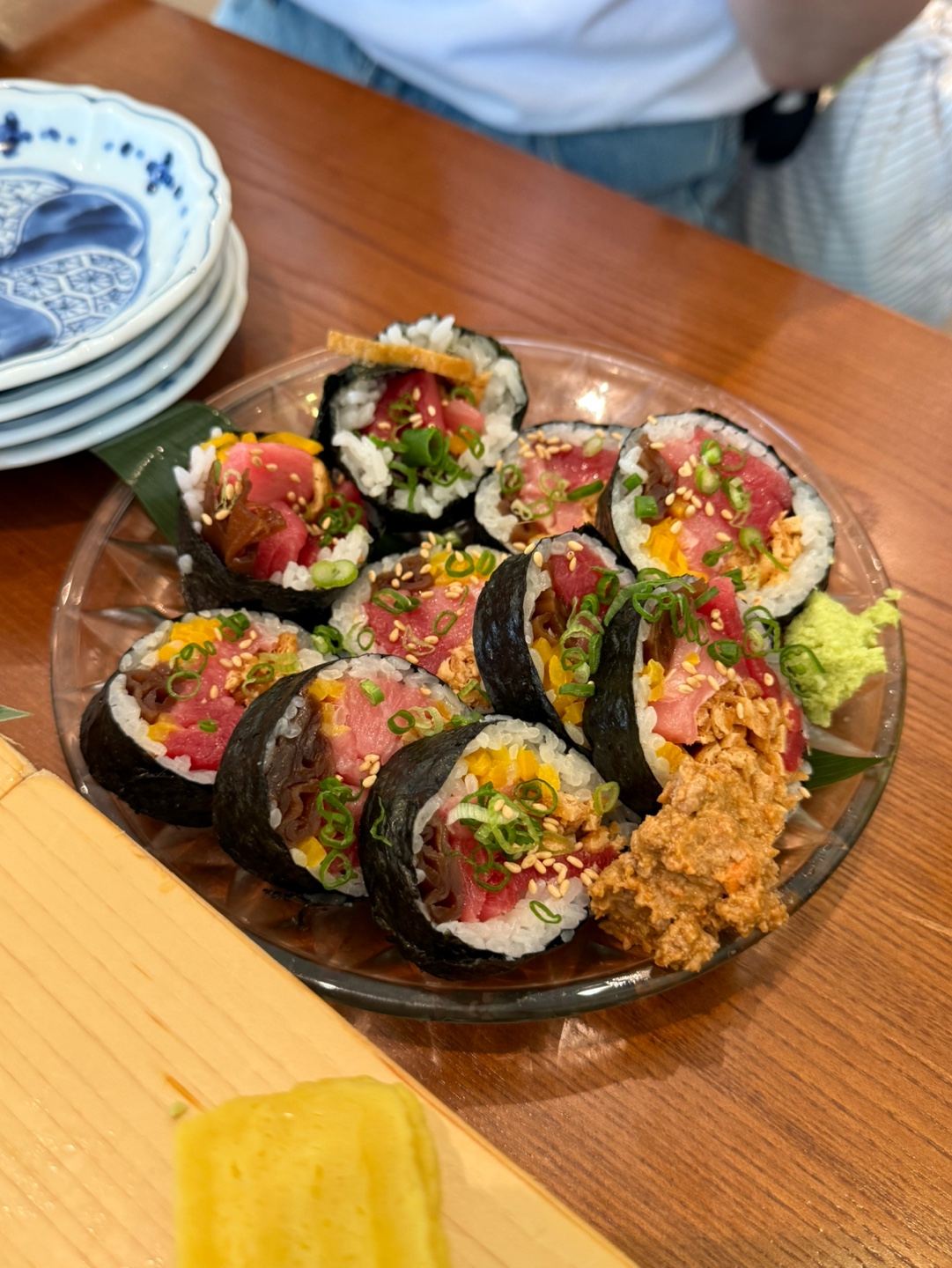친구들이랑 아침에 뭐먹을까하다가 먹으러왓는데 진쨔진쨔 맛잇어요!!!💕💕특히 참치마끼 !!