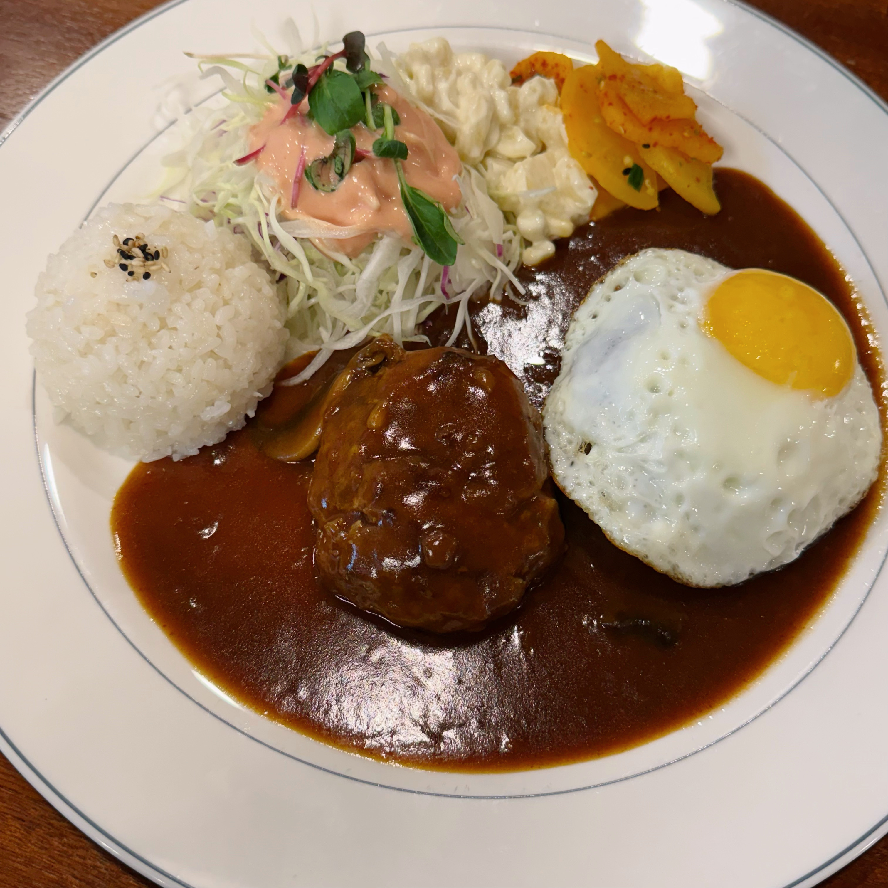 요즘은 일식 돈까스(카츠류)를 파는 식당은 많지만 이런 정통 경양식 돈까스집을 찾기 어려워