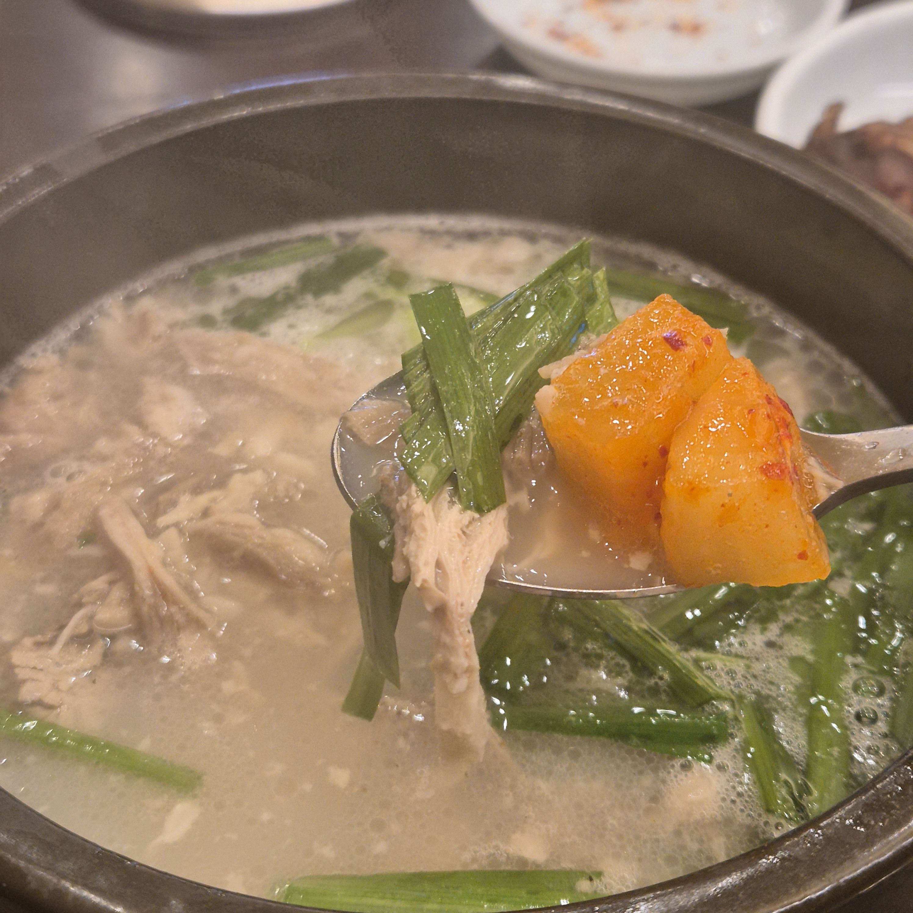 거의 매주오는 것같아요 - 대구 맛집 산더미 미성돼지국밥 경대점