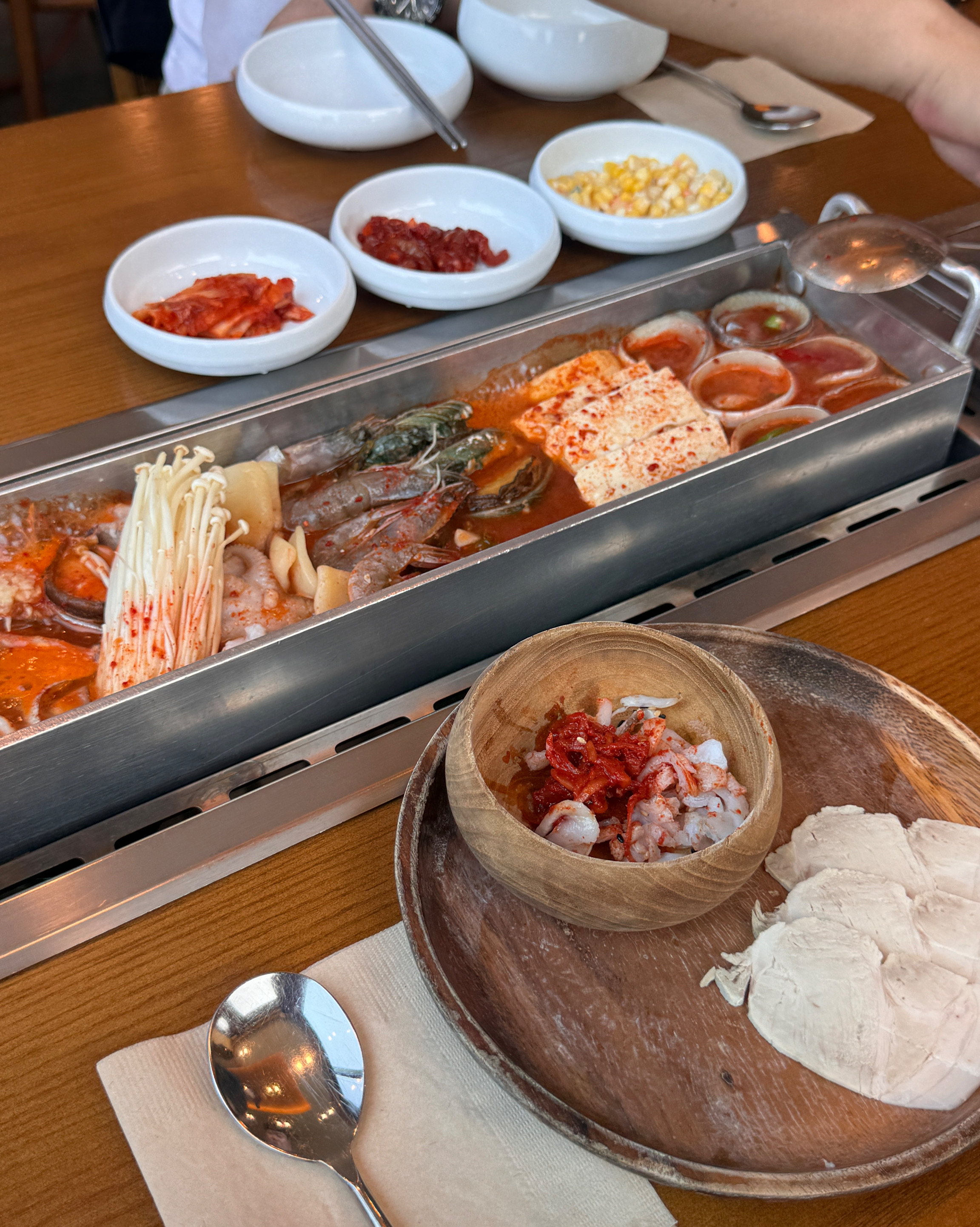 가족이랑 갈치 먹으러왔는데 기대보다 훨씬 맛있었고 메뉴도 다양했어요 !! 😝 배가 너무 불