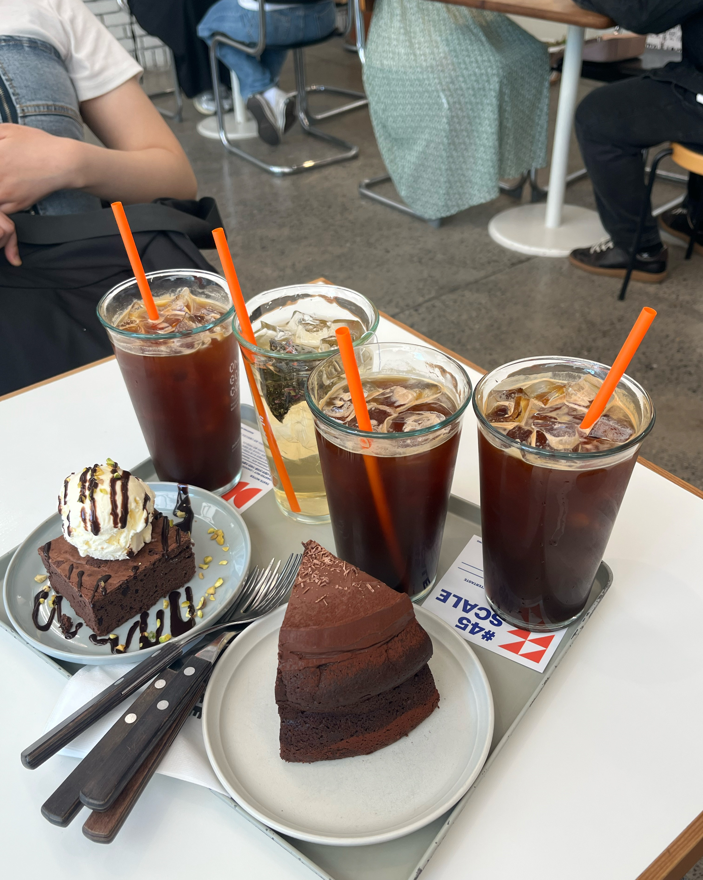 매장도 넓고 커피도 맛있어요 - 대구 맛집 인더매스 삼덕