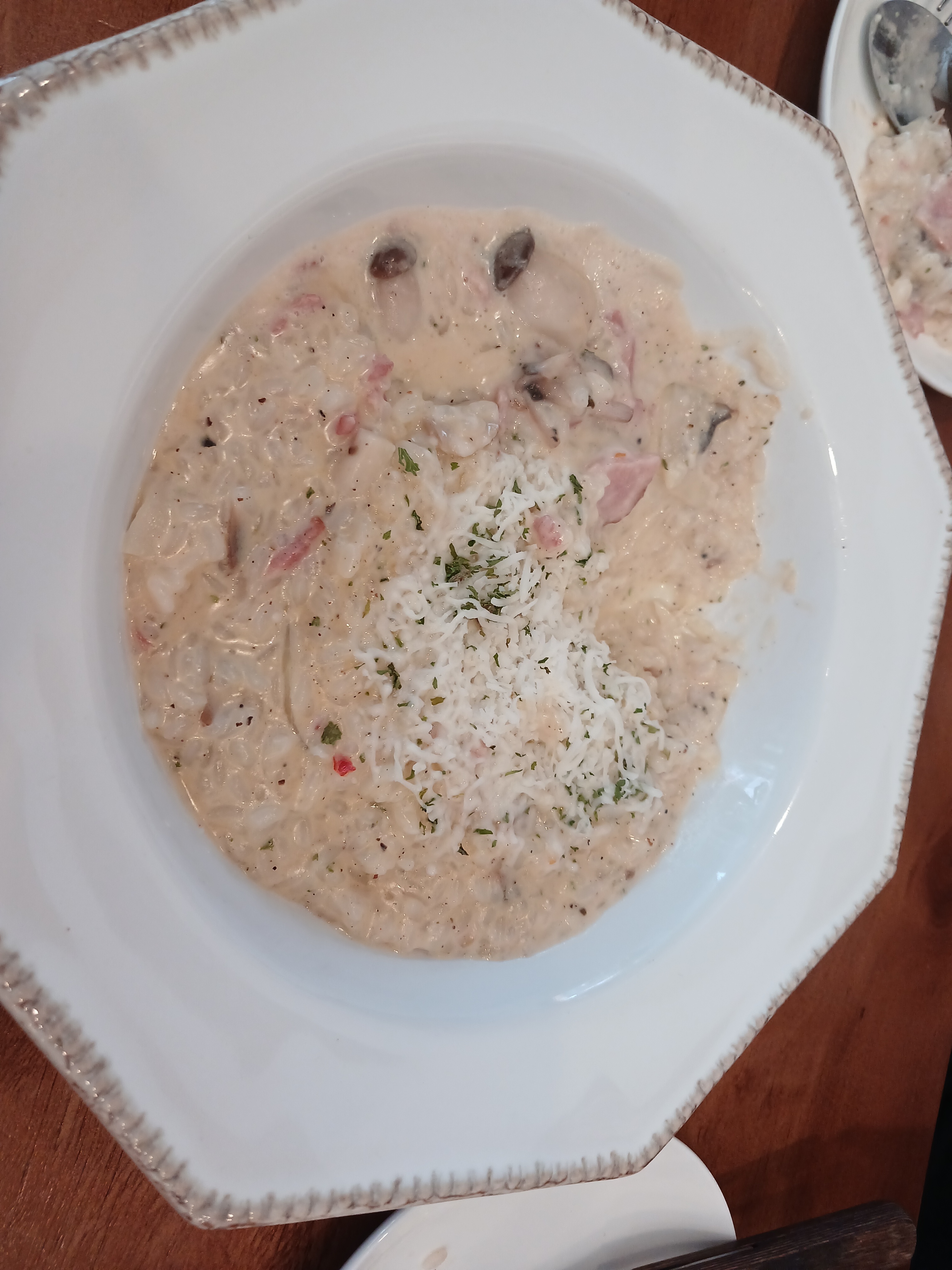베이컨크림리조또가 다른곳보다 촉촉하고 부드러워요 - 대구 맛집 청춘양식당 동성로점