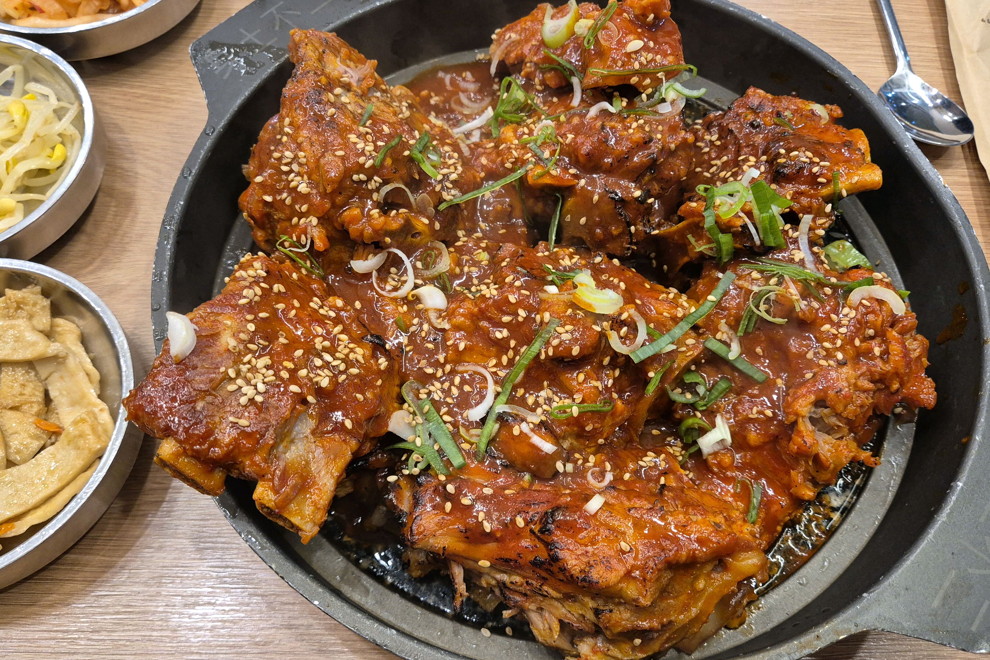 관평동 맛집. 양도 많고 좋아요 - 대전 맛집 조프로뼈구이 관평점