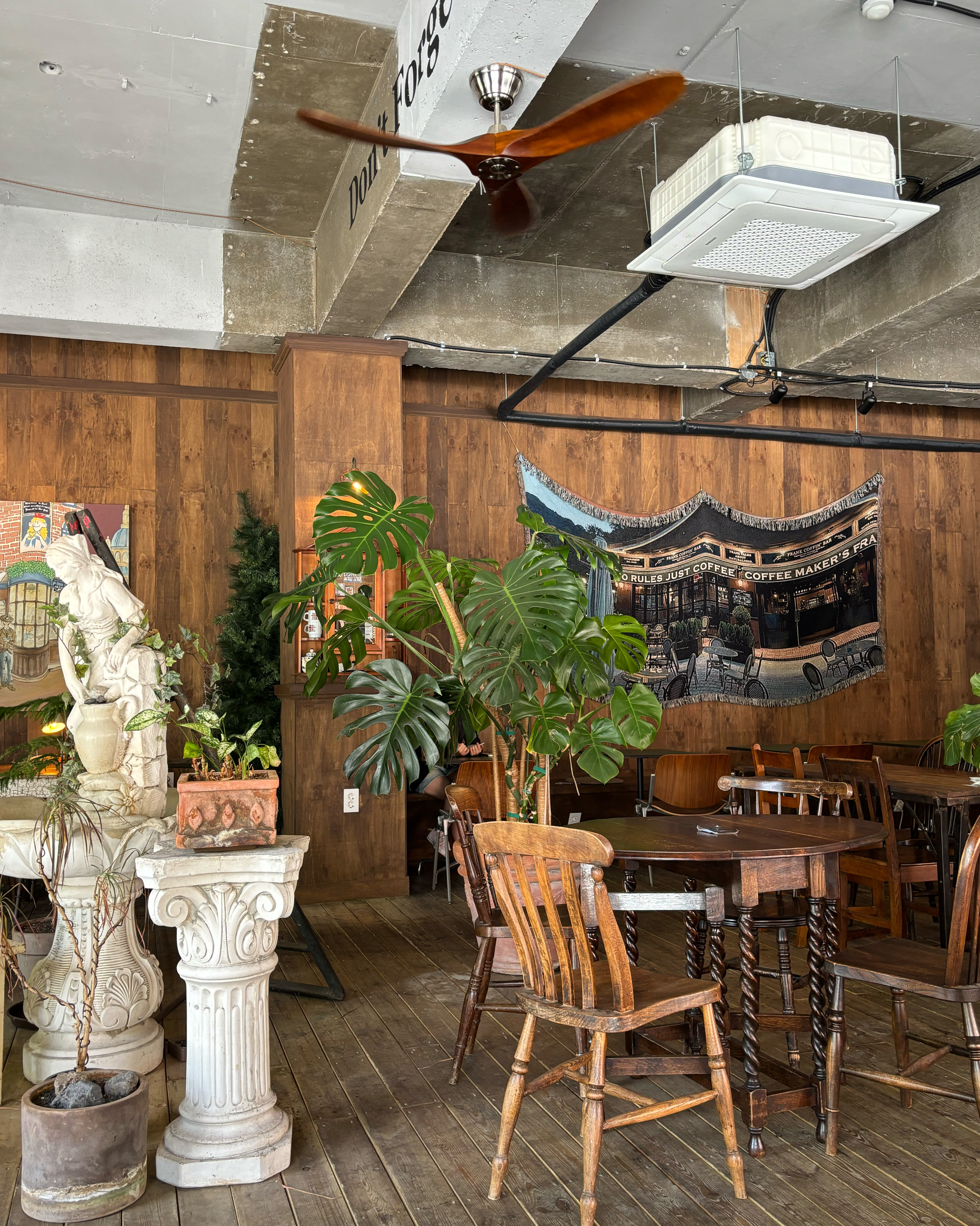 분위기랑 음악 음료수도 다 너무 좋아요 느좋느좋 - 대전 맛집 프랭크커핀바 대전둔산점