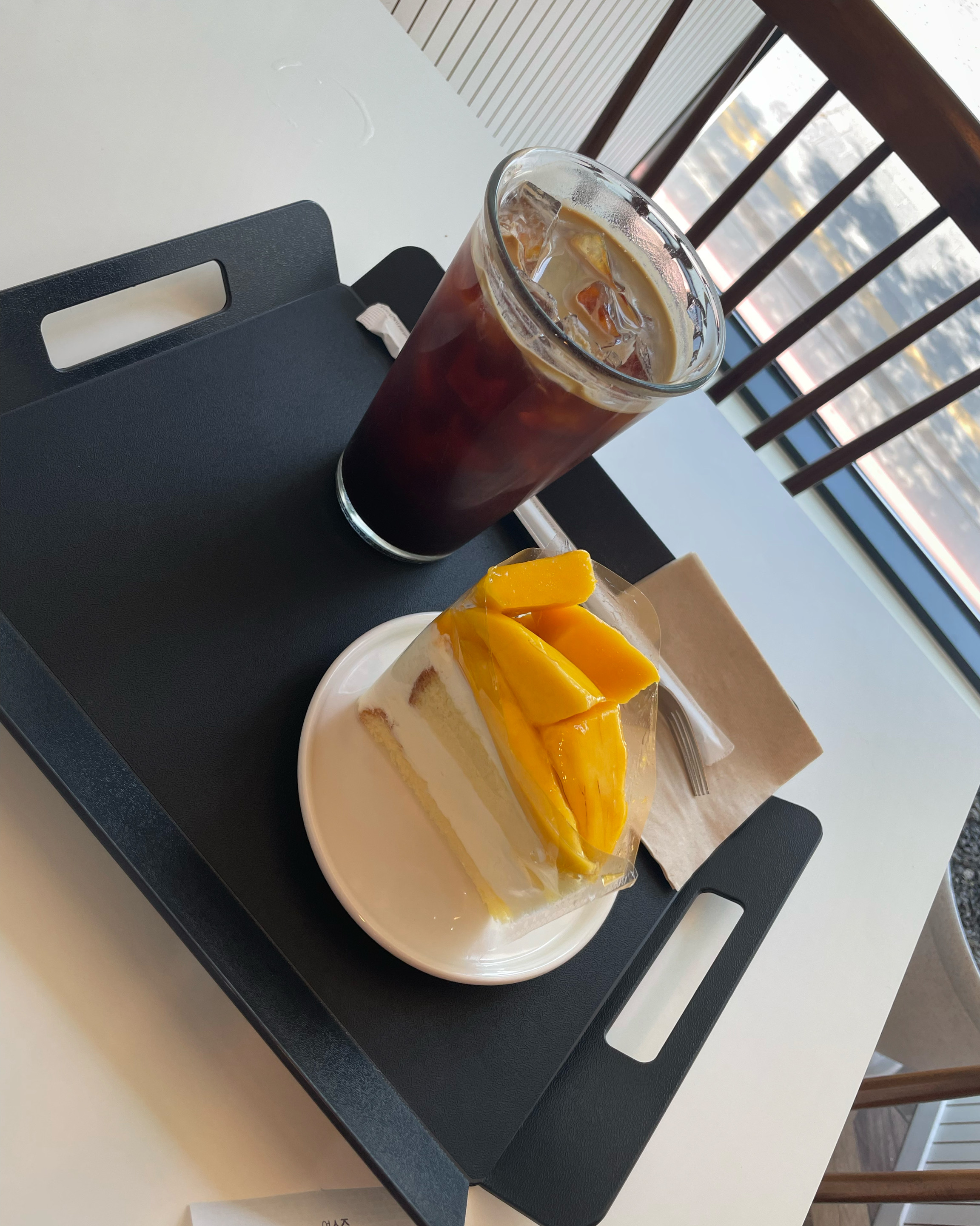 서울물가 생각하면 케이크값도 적당하고 대신 같이먹는 아메가 싼편이라 쏘쏘 - 대전 맛집 땡큐베리머치