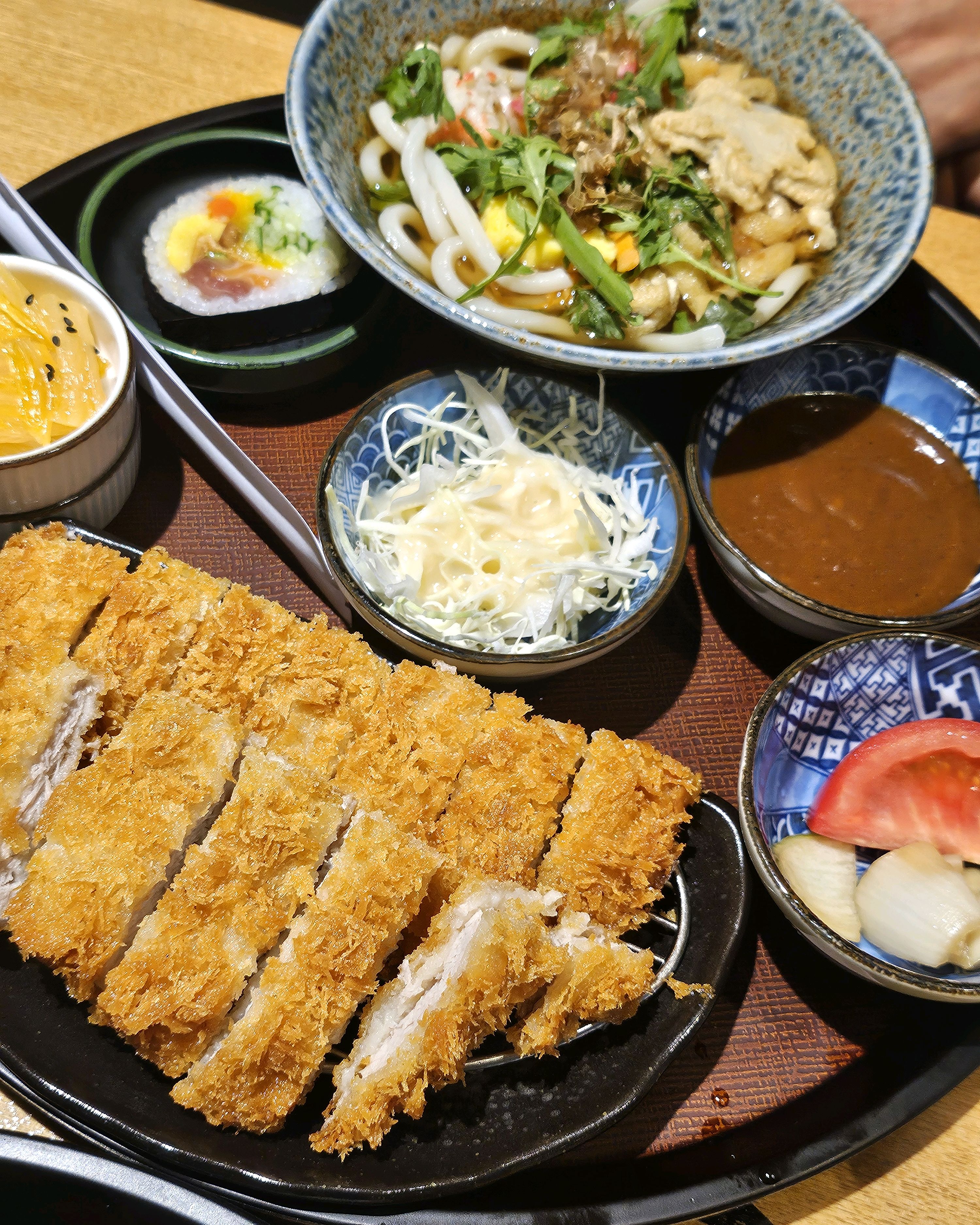 돈까스랑 초밥, 우동, 모밀까지 맛있습니다! 처음 왔는데 다음에 또 방문하고 싶어요!! - 대전 맛집 상무초밥 둔산점