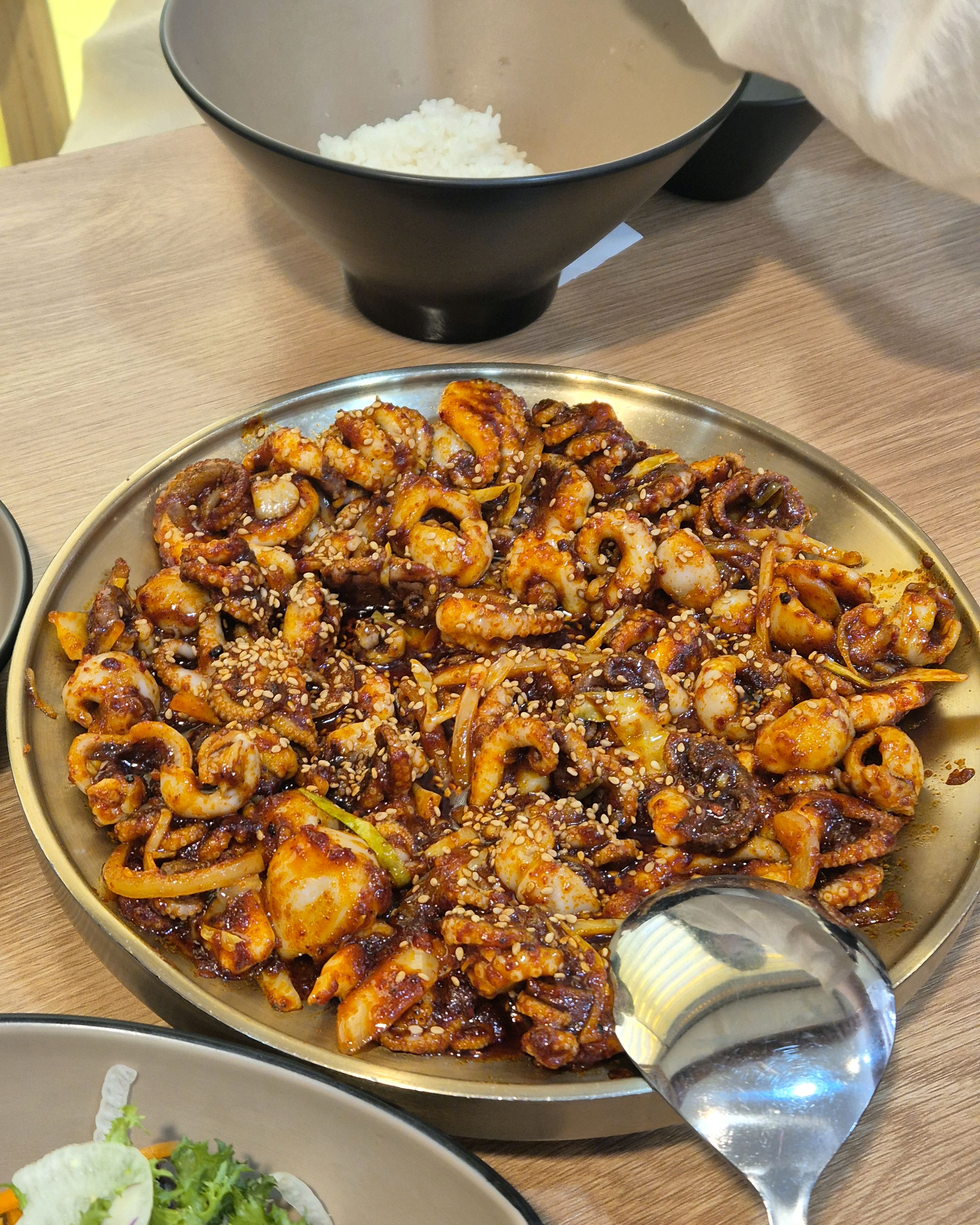 맛있고 친절하셔요! 단체모임도 좋은 것 같아요:) - 대전 맛집 손의손 본점