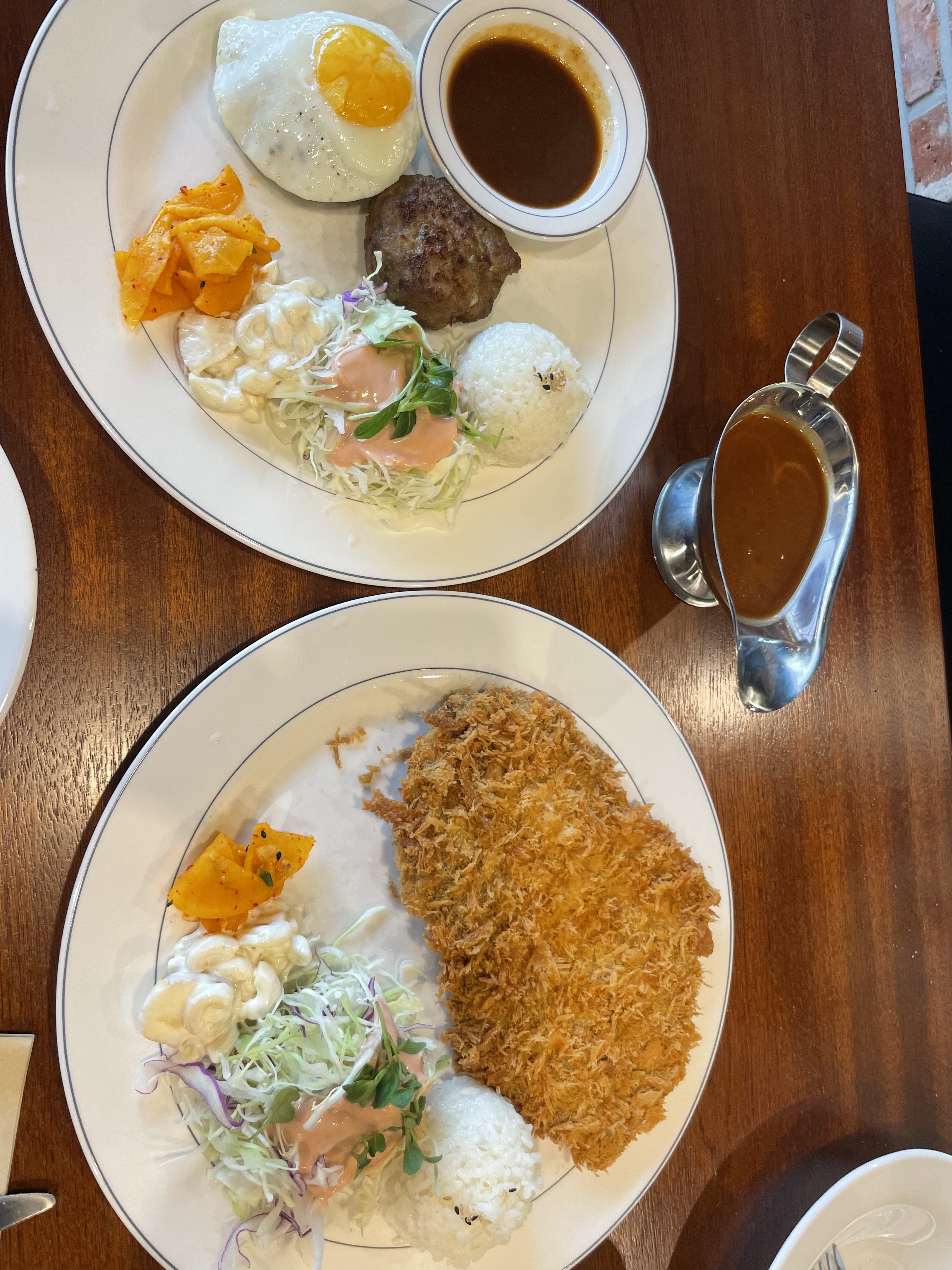 돈까스량 함박스테이크 먹었는데 맛있어요 매장이 넓어서 좋네요😊 - 대전 맛집 한밭경양식 월평본점