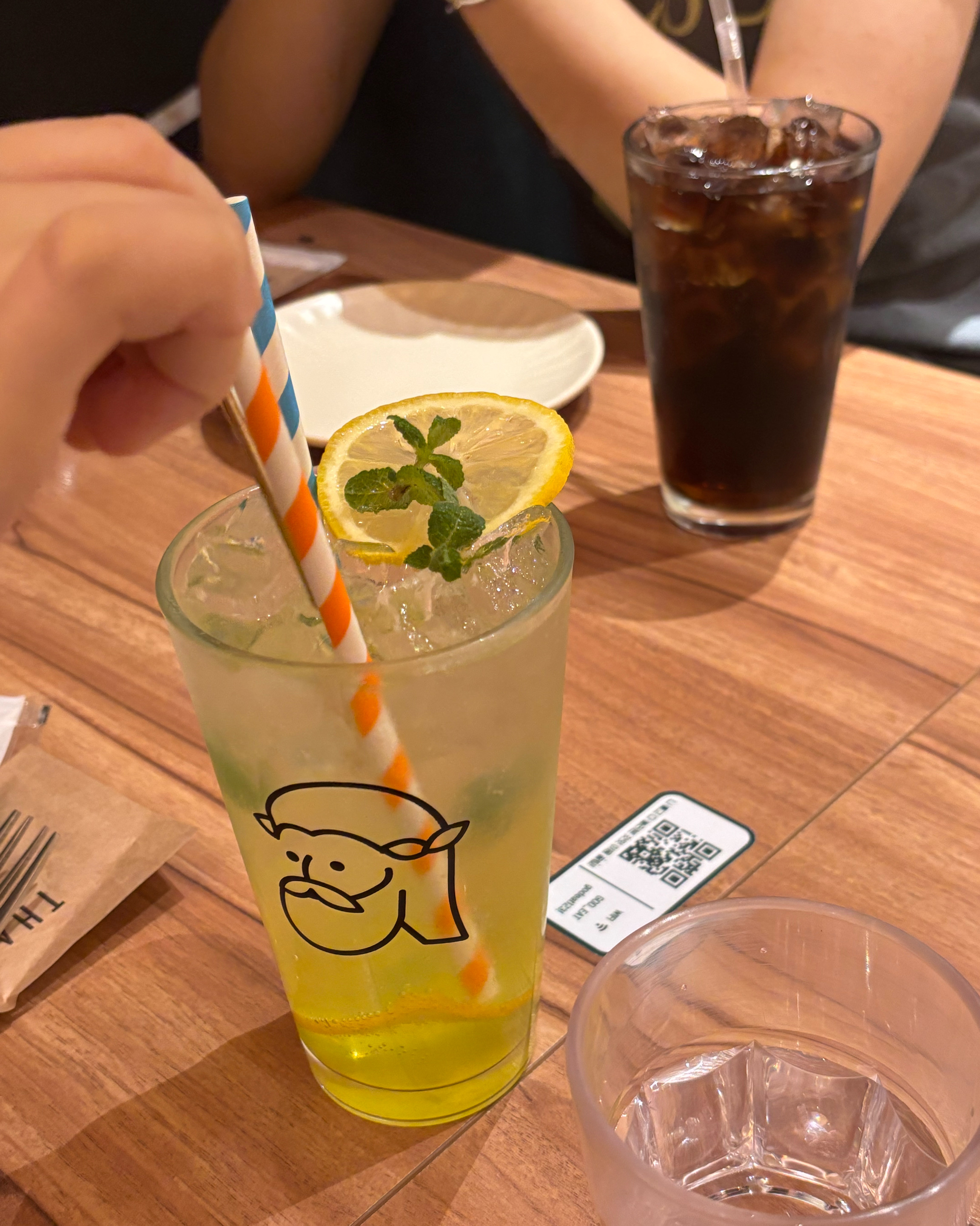 매장도 크고 빠른 음식 서빙에 잘 먹고 갑니다! 저희는 회사에서 팀회식 차 온건데 아주 알