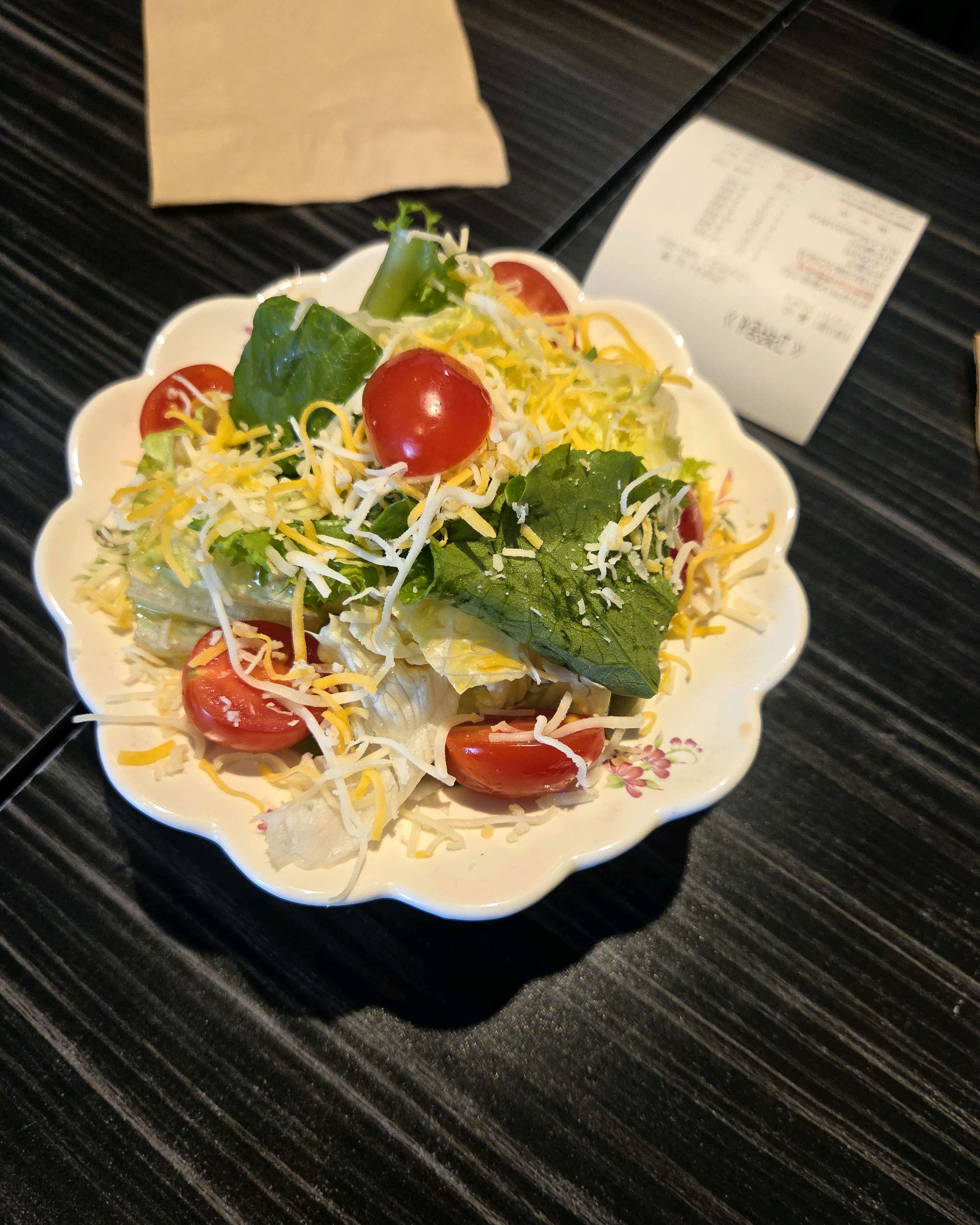 샐러드도 맛있고 자두에이드 이쁘고 엄청 맛있어요 - 대전 맛집 씨멘트 궁동충남대점