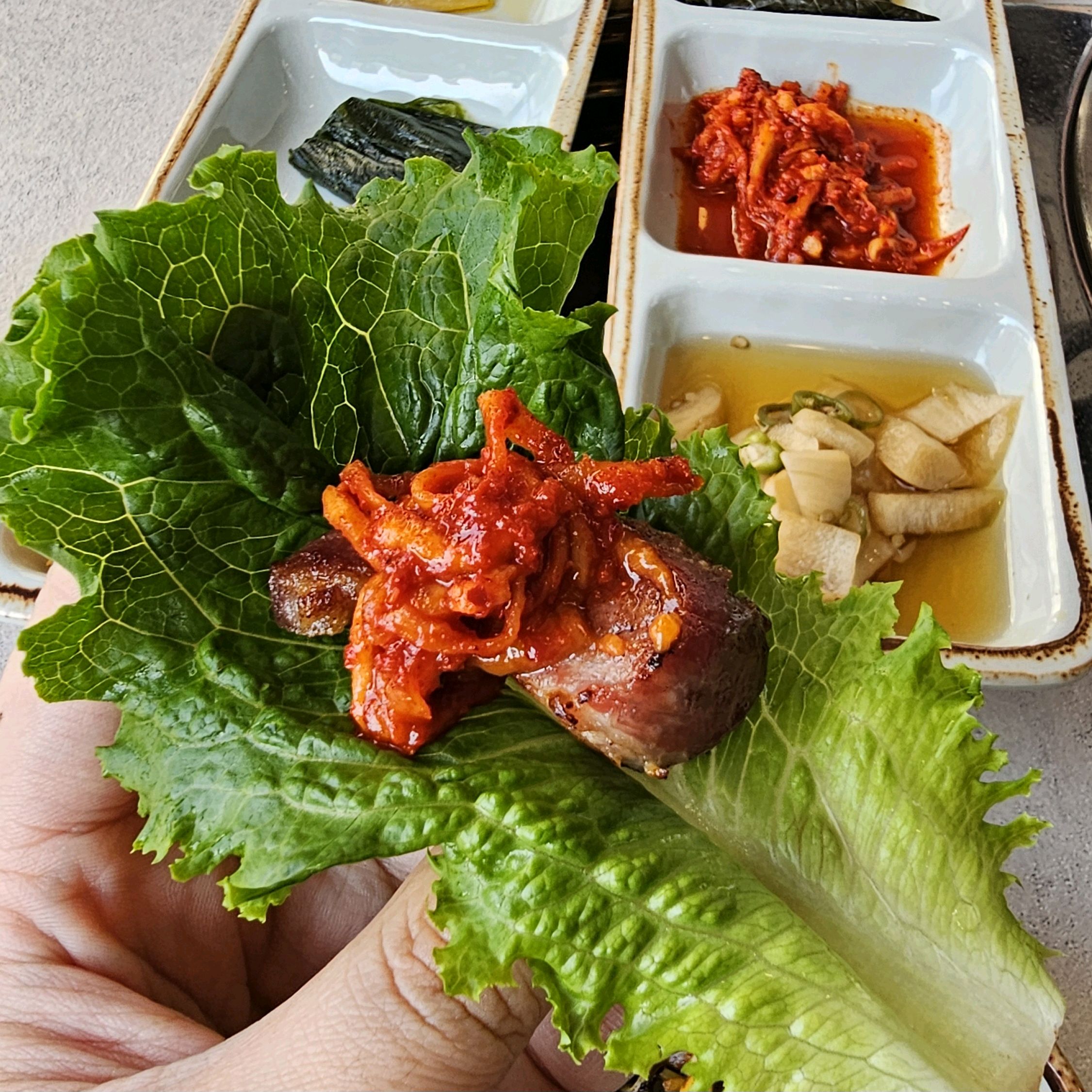 아이들과 저녁 먹으러 방문했어요 날이 좋아서 테라스자리에 앉아 먹으니 바람도 불고 너무 좋