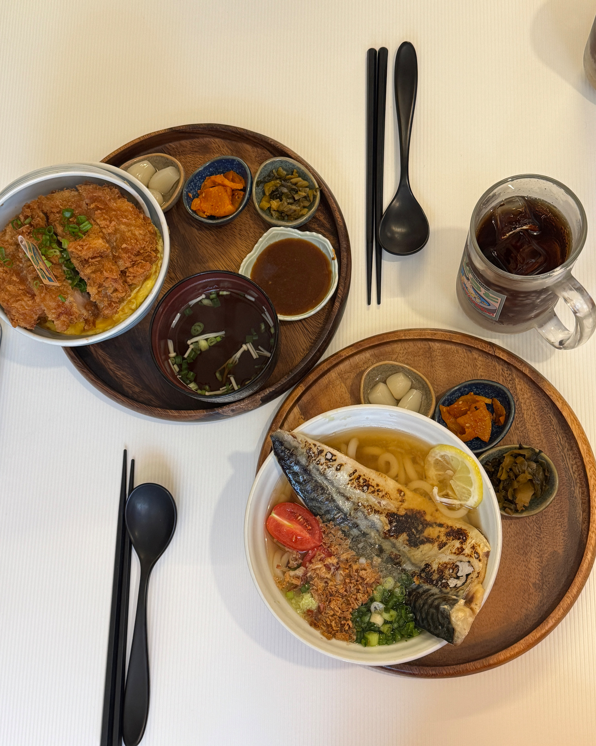 일본 가정식 느낌으로 너무 기름지거나 짜지않고, 적당히 알맞은 간에 주문한 음식 전부 맛있