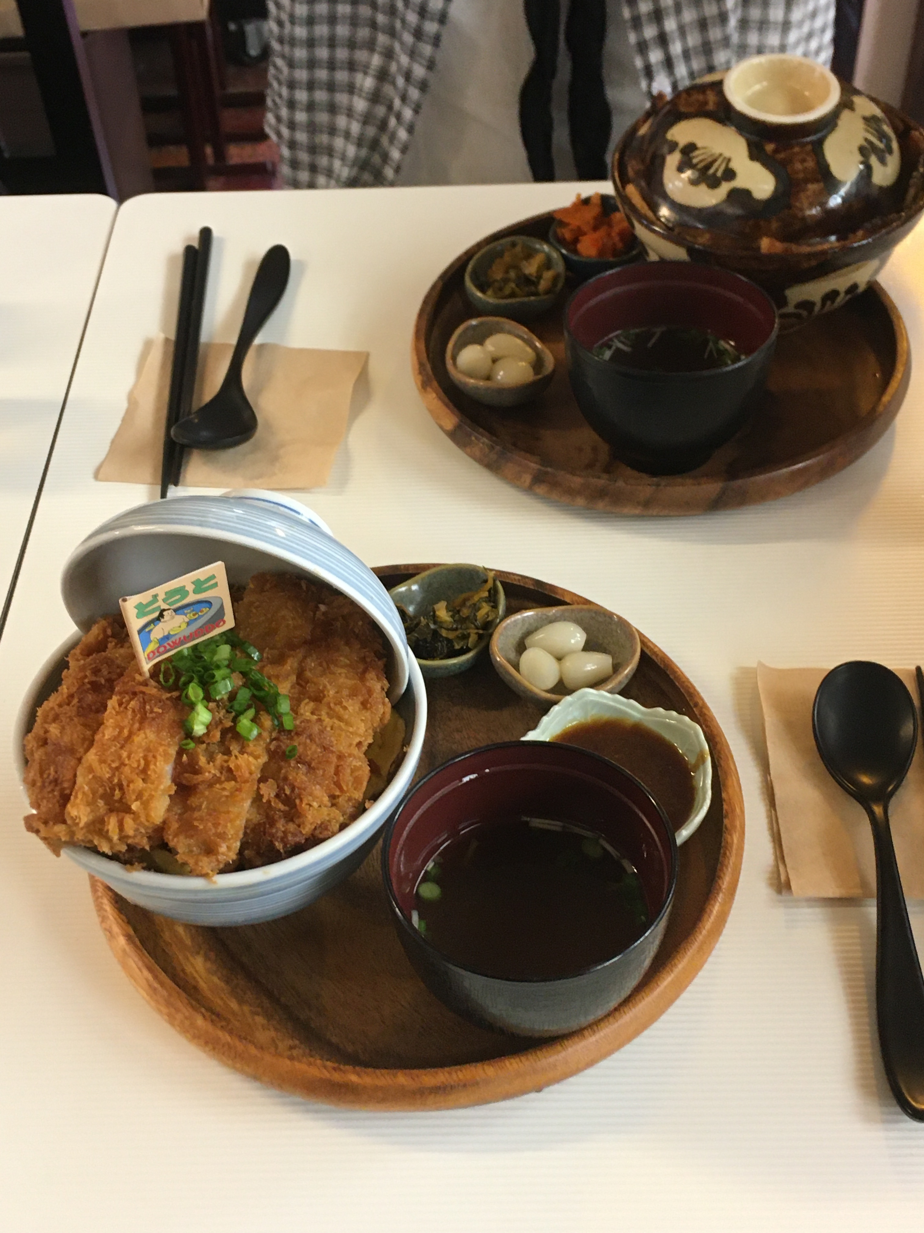 양 진짜!! 많구 돈까스도 부타동도 맛있어요! 추천합니당 - 성수 맛집 도우또 성수